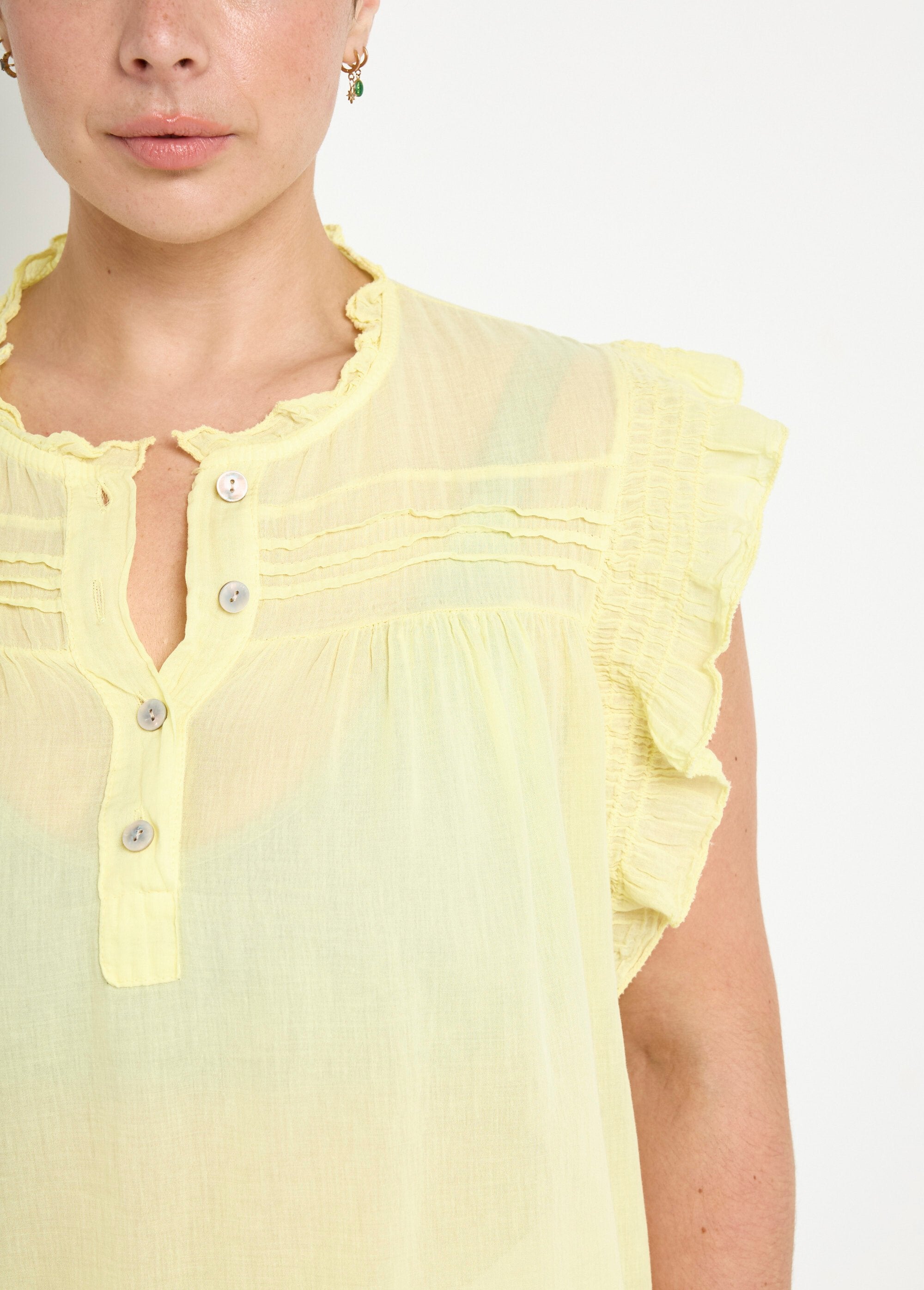 Blusa_de_voile_de_algodão_sem_mangas_Jaune_DE1_curvy