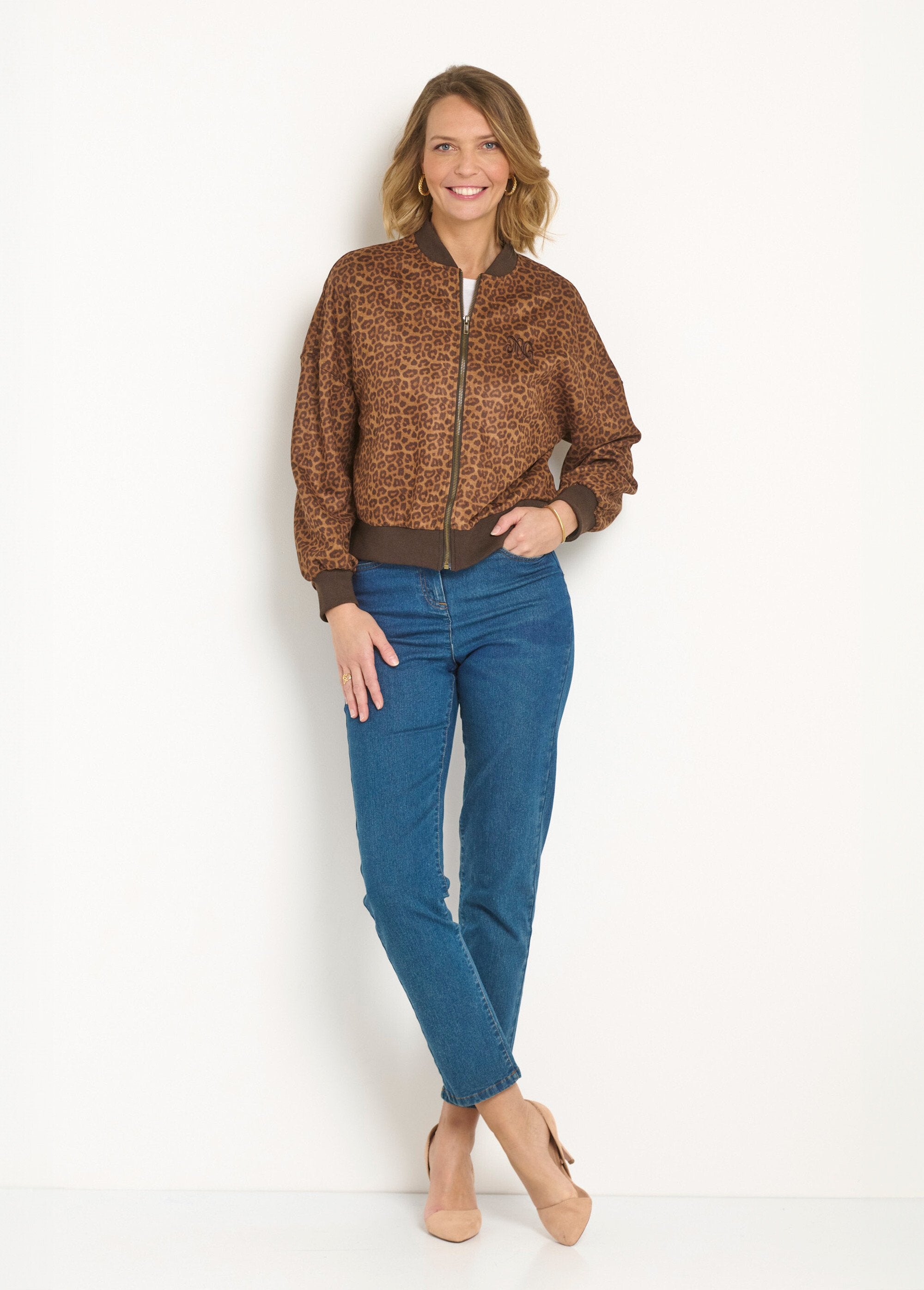 Jaqueta_com_zíper_estilo_teddy_com_estampa_de_leopardo_Leopard_SF1_slim