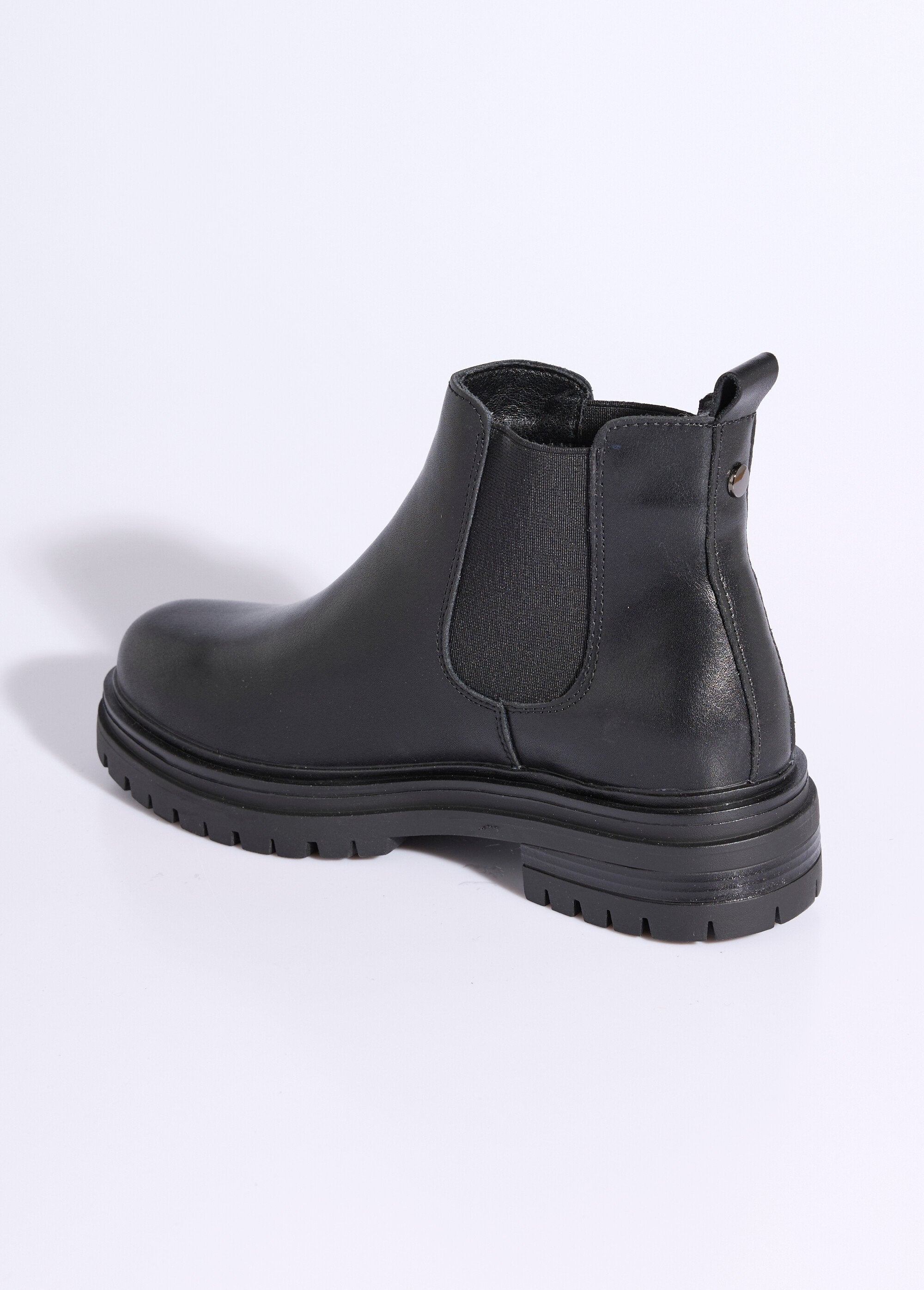 Boots_Chelsea_cuir_avec_semelle_épaisse_Noir_DO1_slim