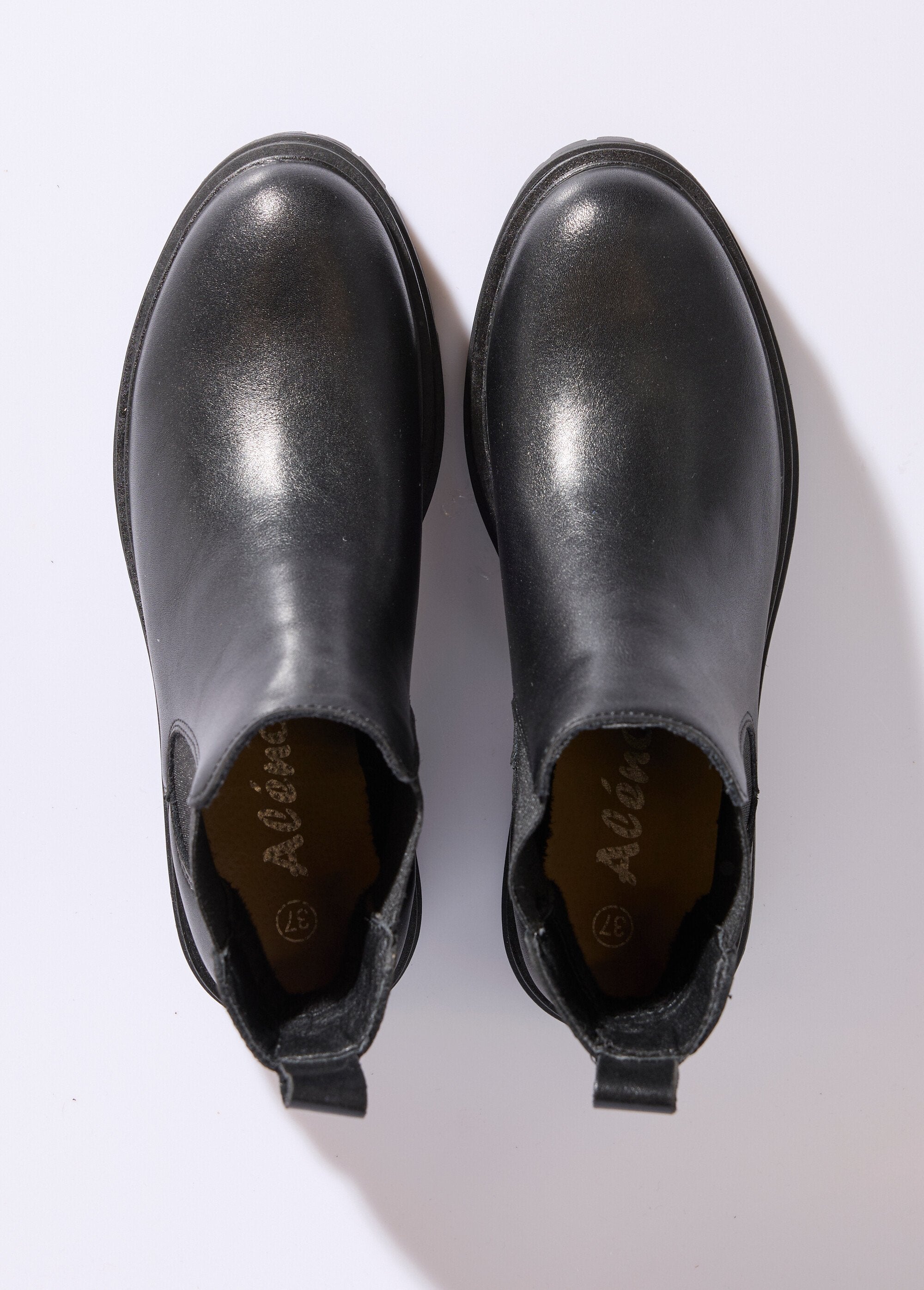 Boots_Chelsea_cuir_avec_semelle_épaisse_Noir_OV1_slim