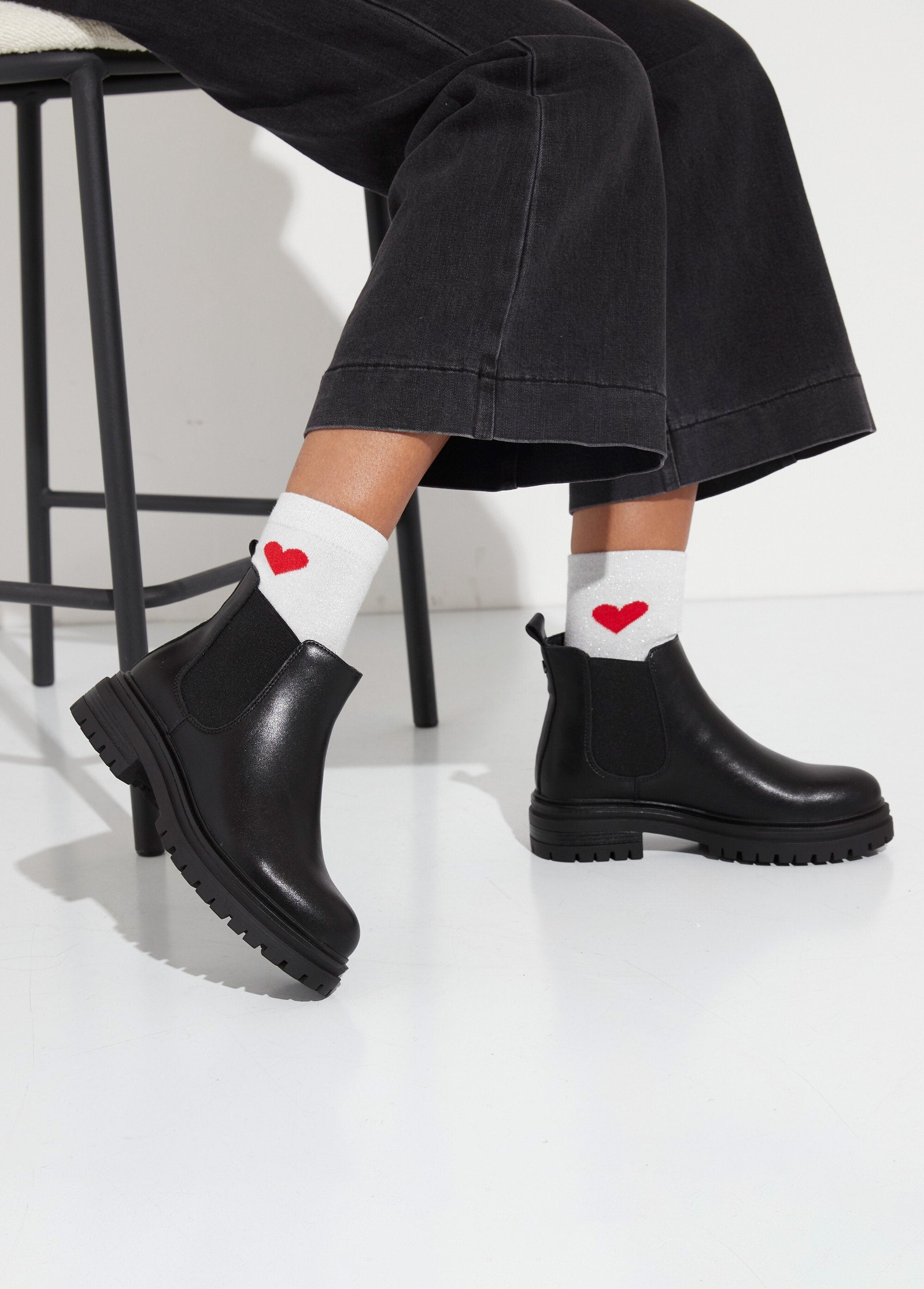Boots_Chelsea_cuir_avec_semelle_épaisse_Noir_SF1_slim