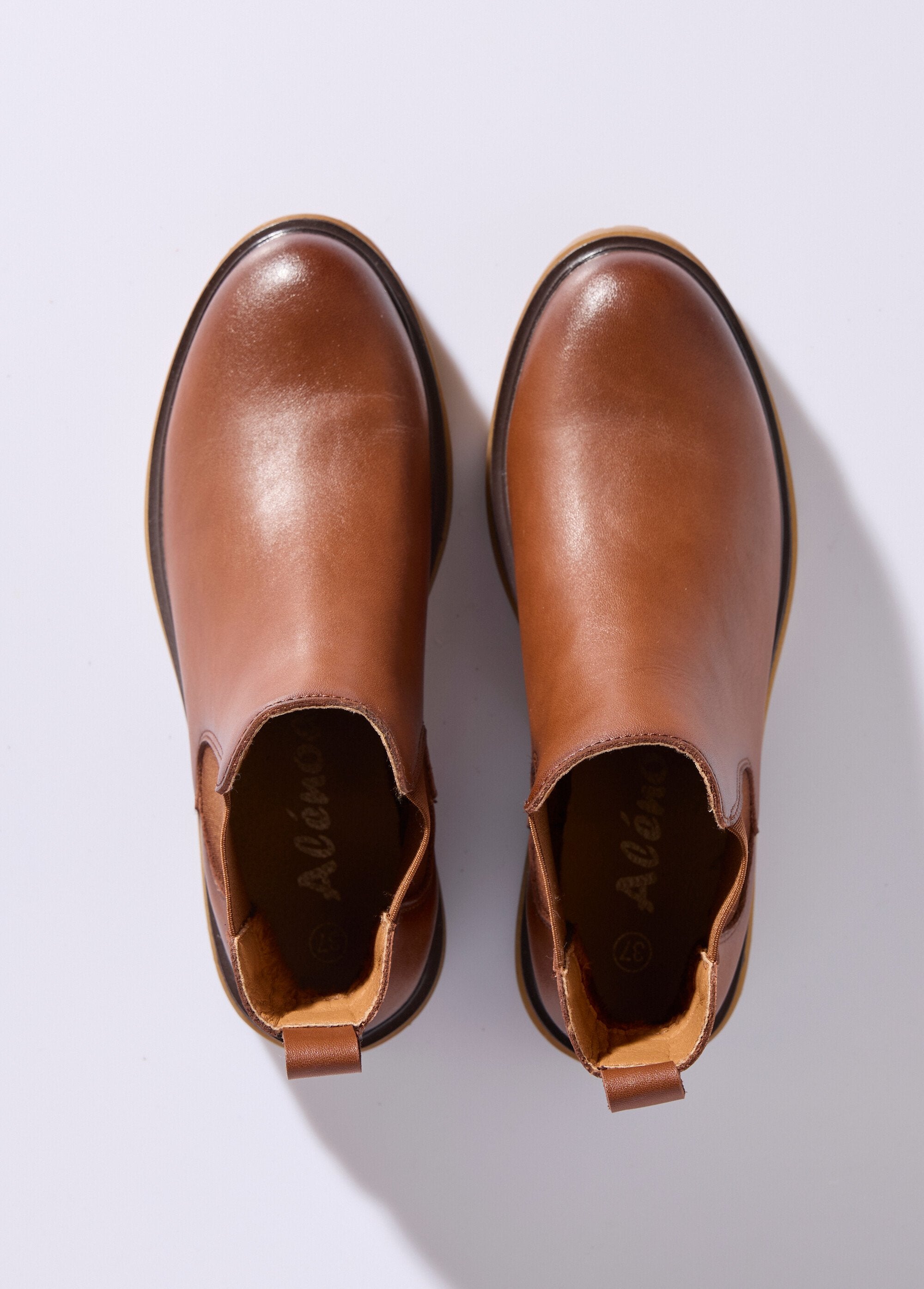 Boots_Chelsea_cuir_avec_semelle_épaisse_Camel_OV1_slim