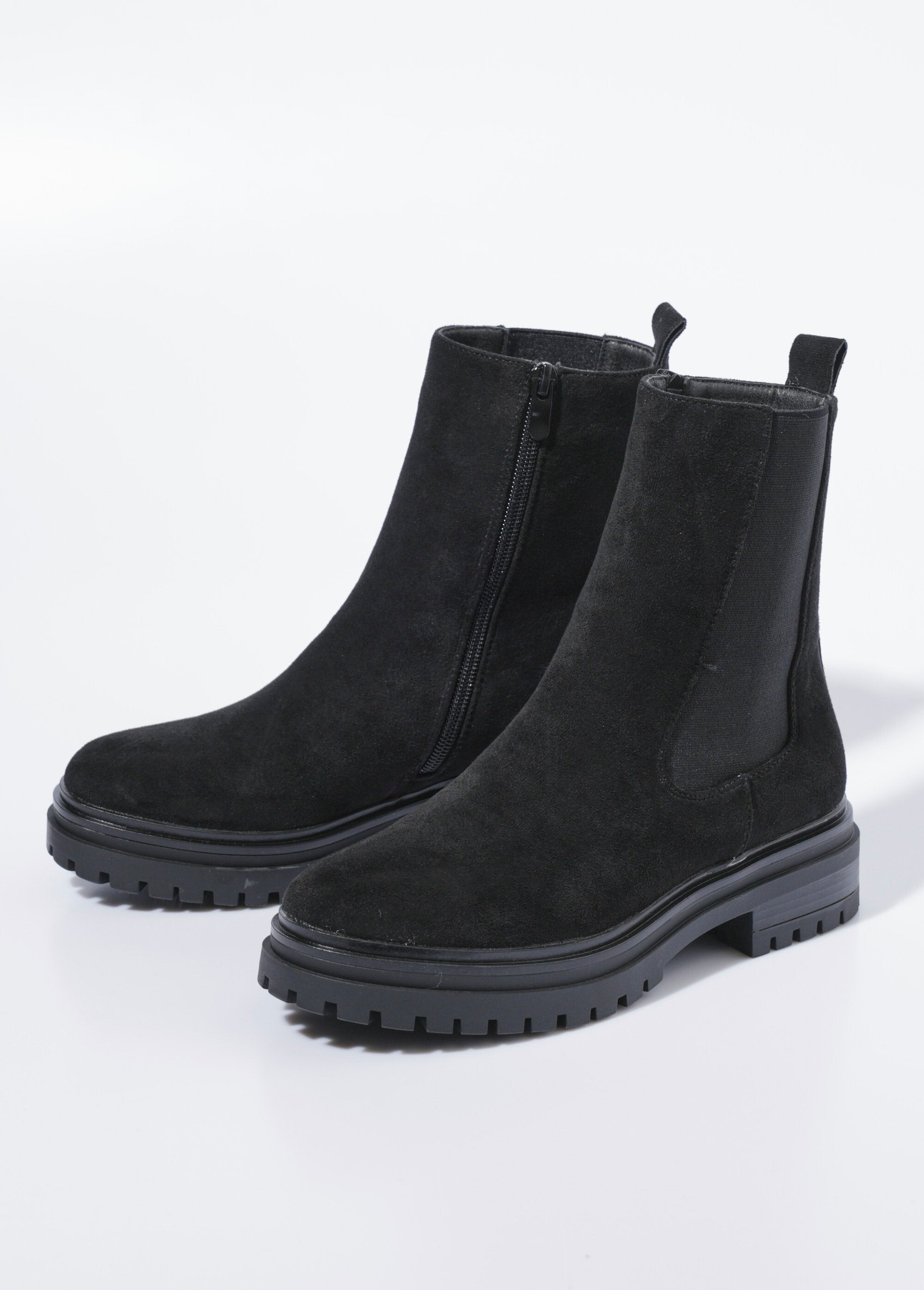 Botas_altas_Chelsea_com_sola_dentada_Noir_DE1_slim