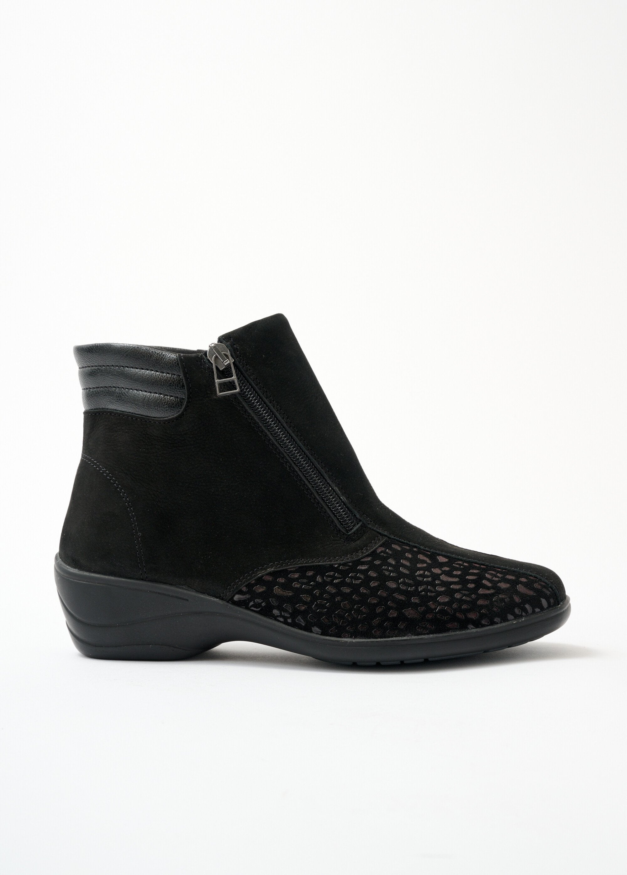 Botas_de_couro_nobuck_com_laterais_elásticas_PRETO_DR1_slim