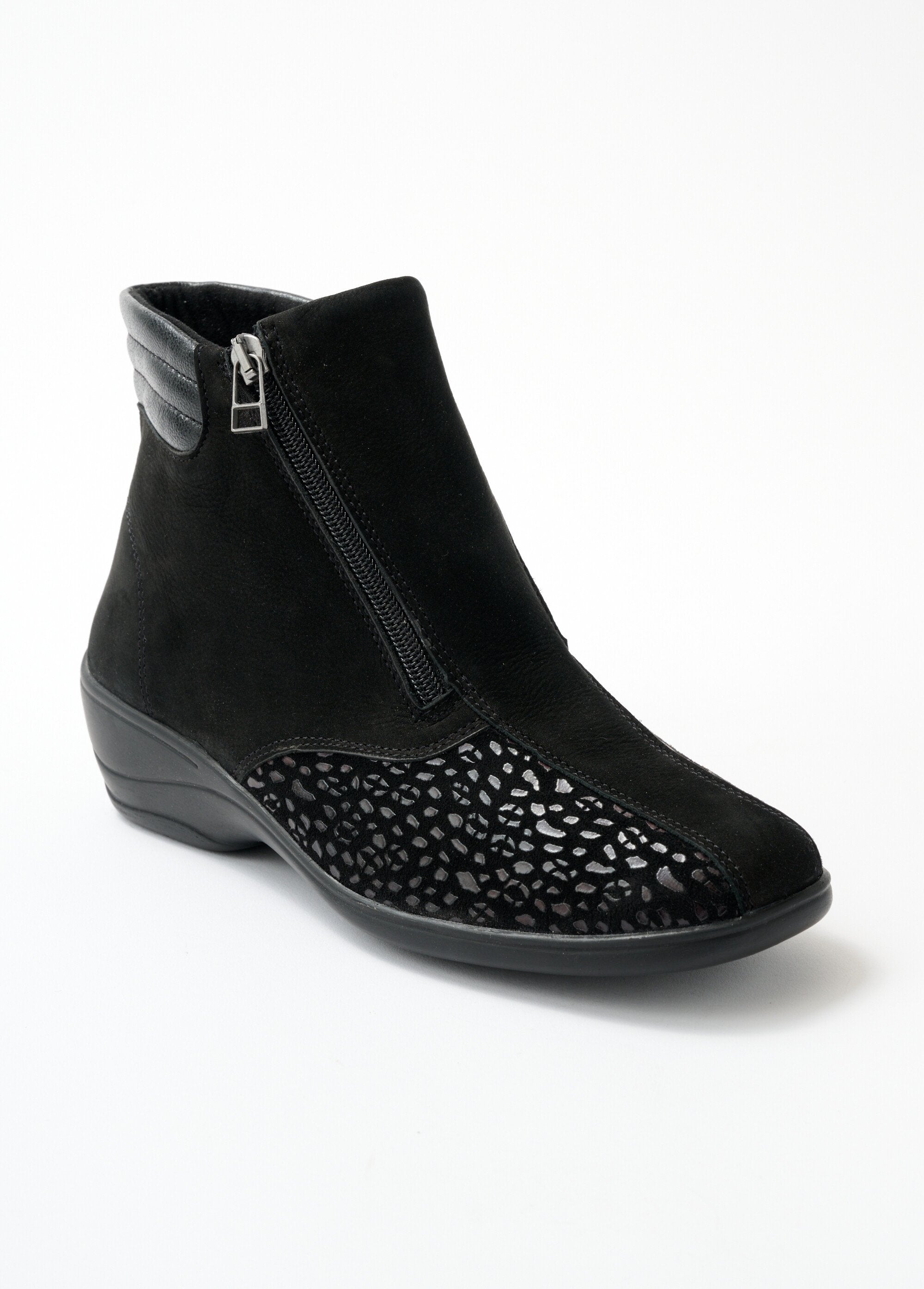 Botas_de_couro_nobuck_com_laterais_elásticas_PRETO_FA1_slim