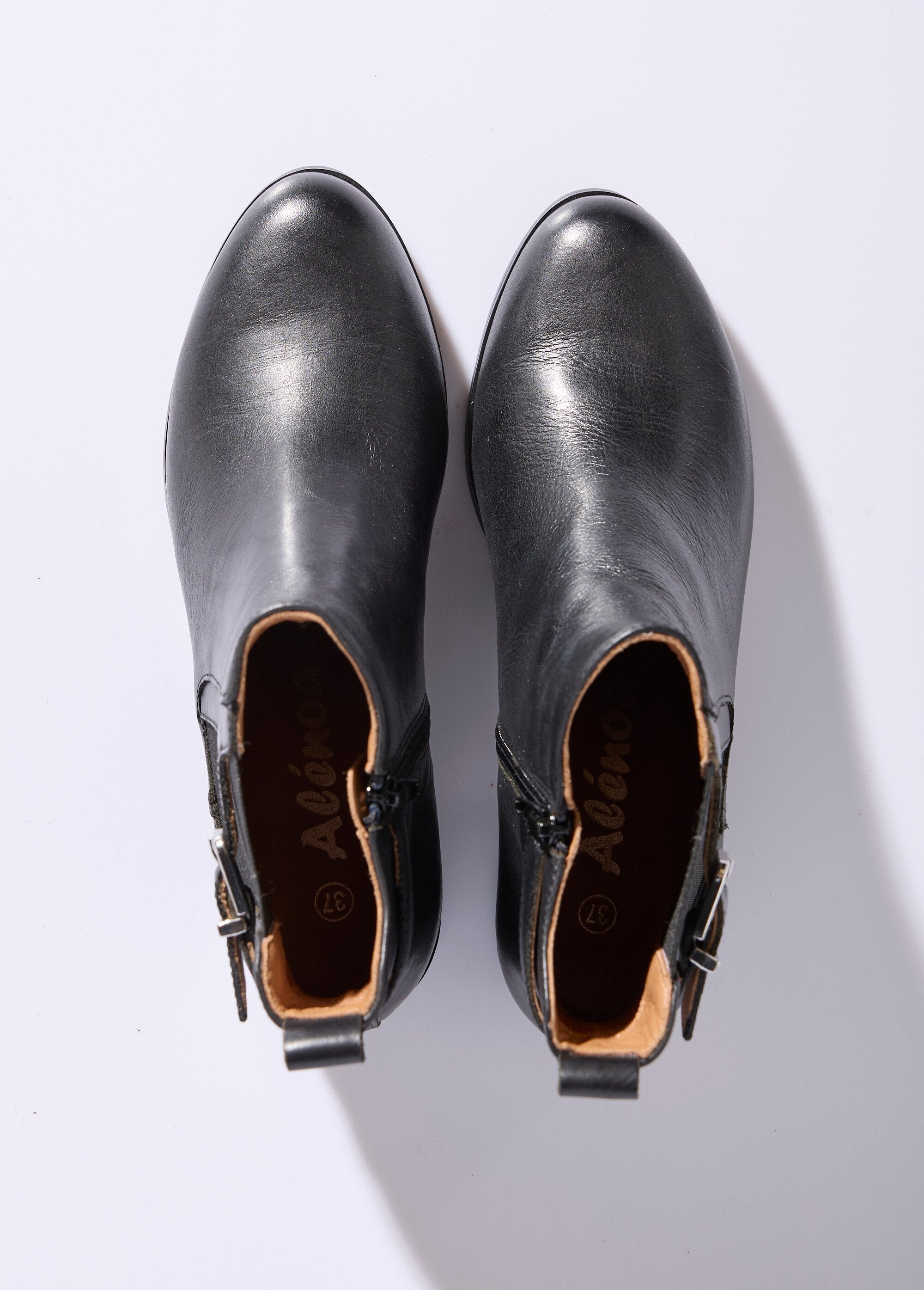 Botas_de_couro_com_salto_estilo_cavaleiro_Noir_OV1_slim