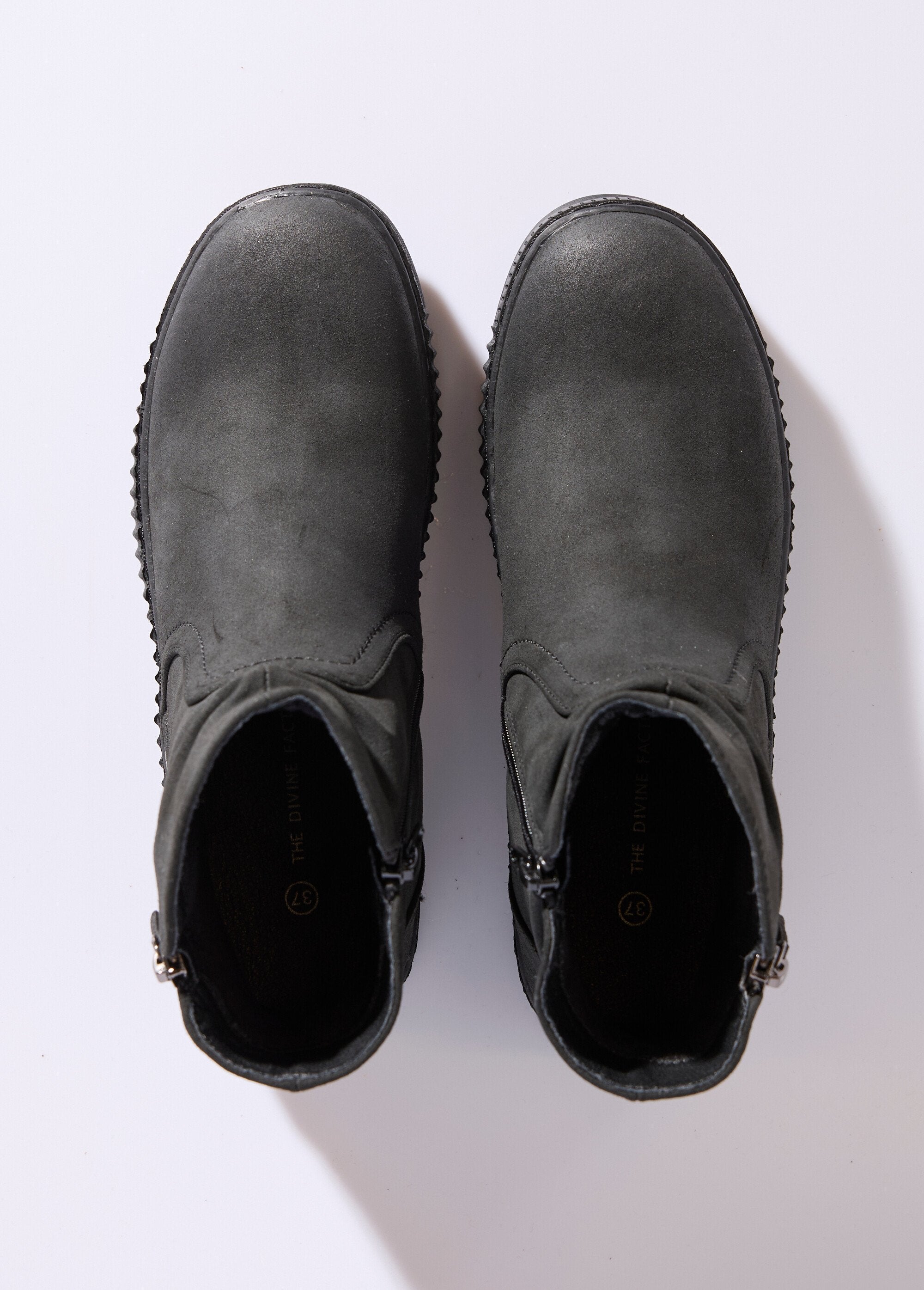 Boots_suédées_avec_semelle_compensée_Noir_OV1_slim