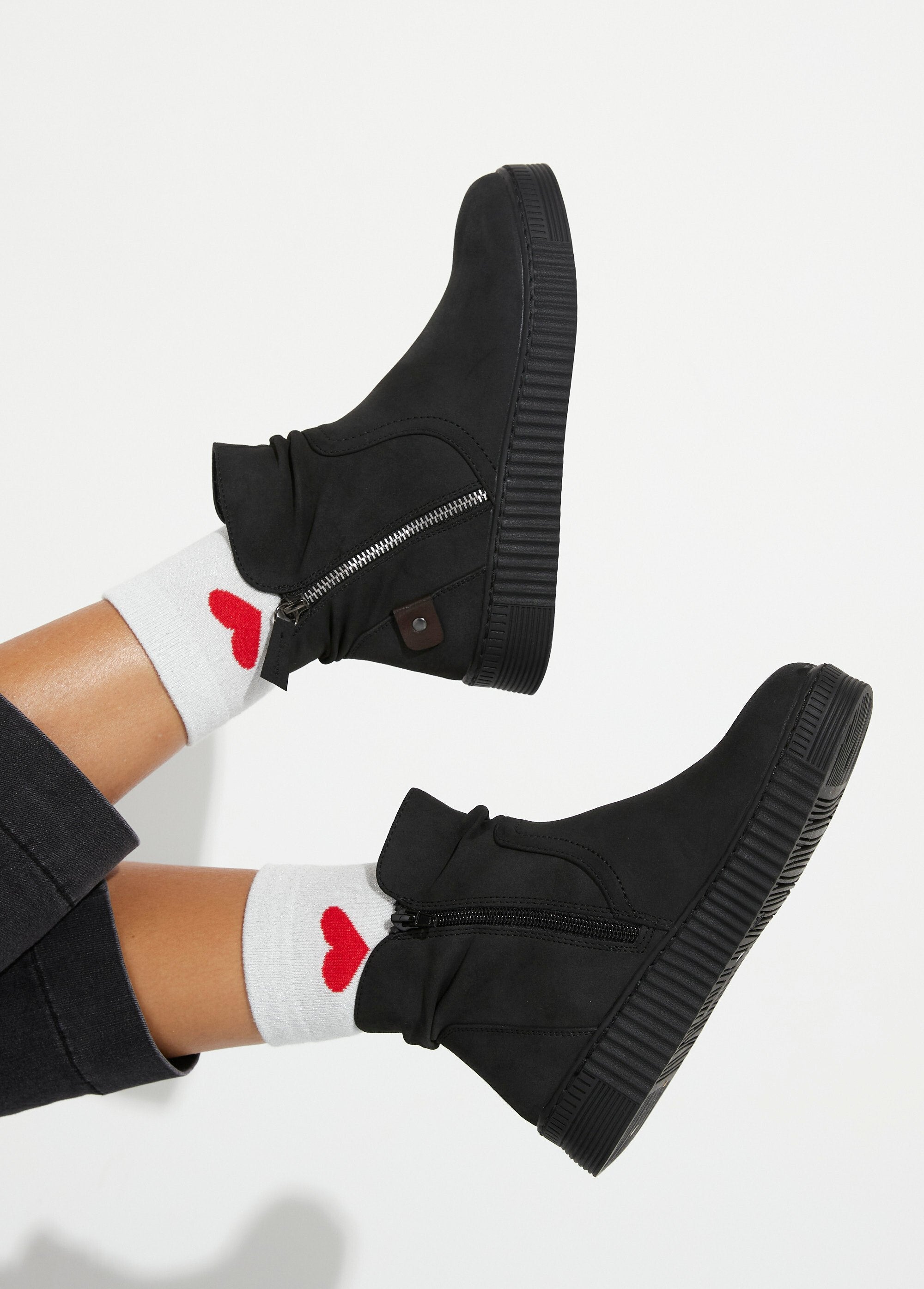 Boots_suédées_avec_semelle_compensée_Noir_SF1_slim
