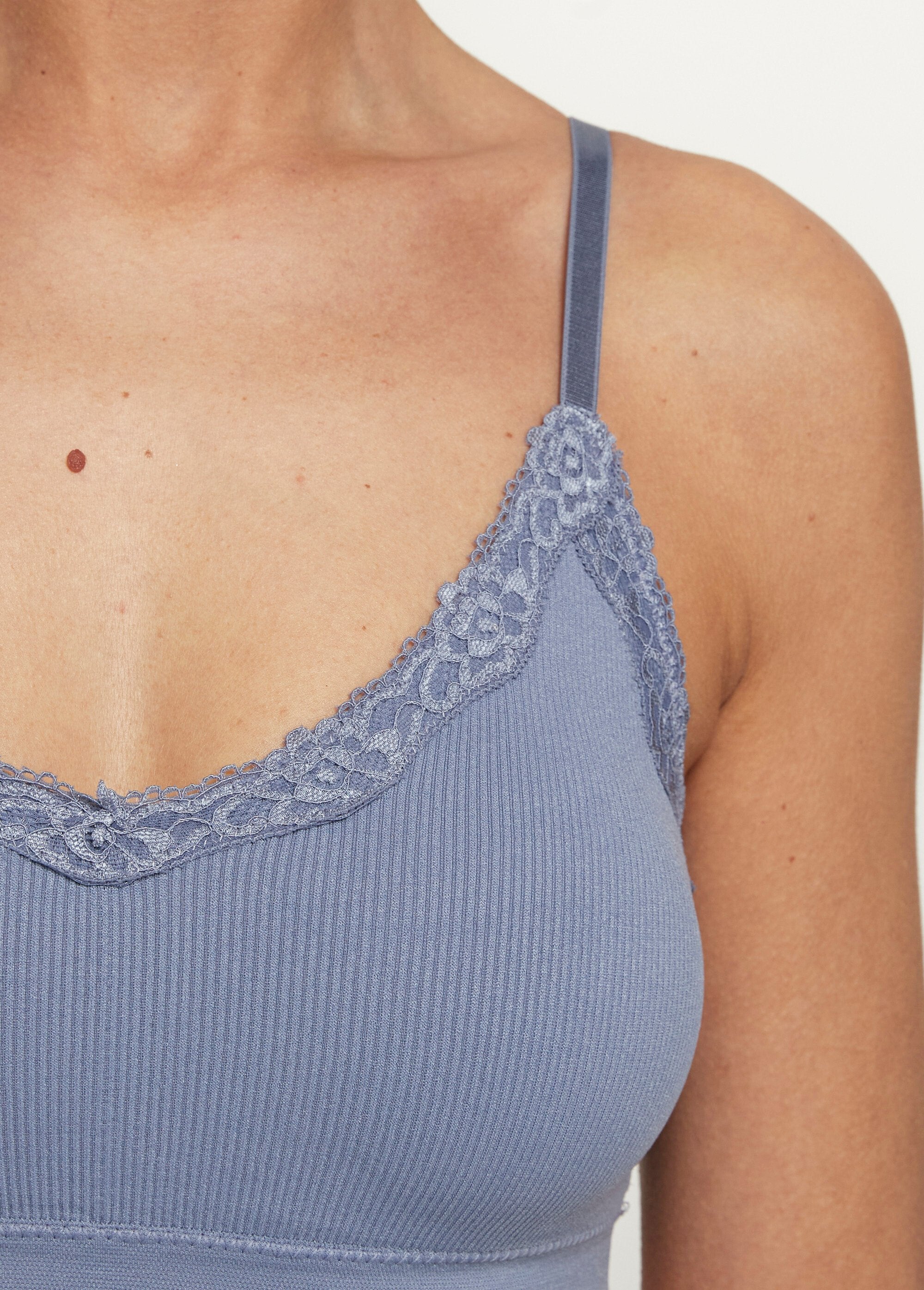 Bralette_sem_costura_com_acabamento_em_renda_Bleu_DE1_slim