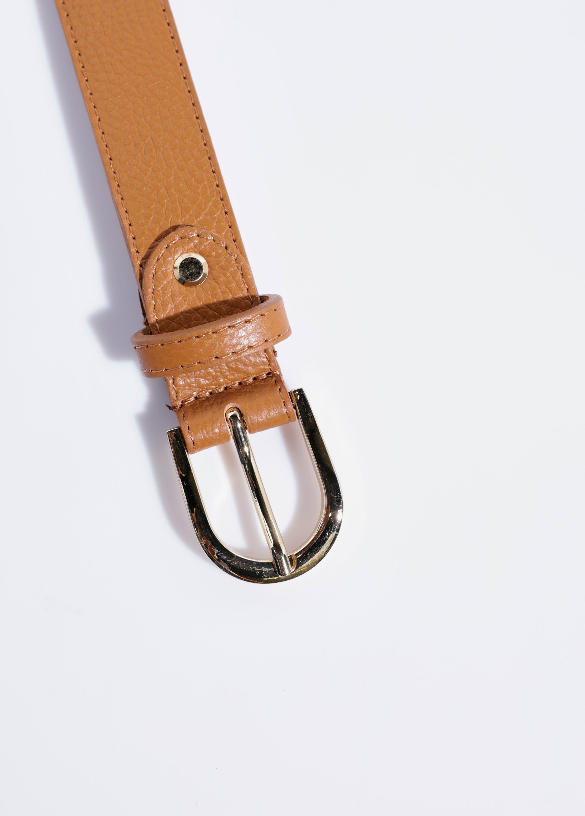 Ceinture_en_cuir_grainé_boucle_métal_Camel_DE1_slim