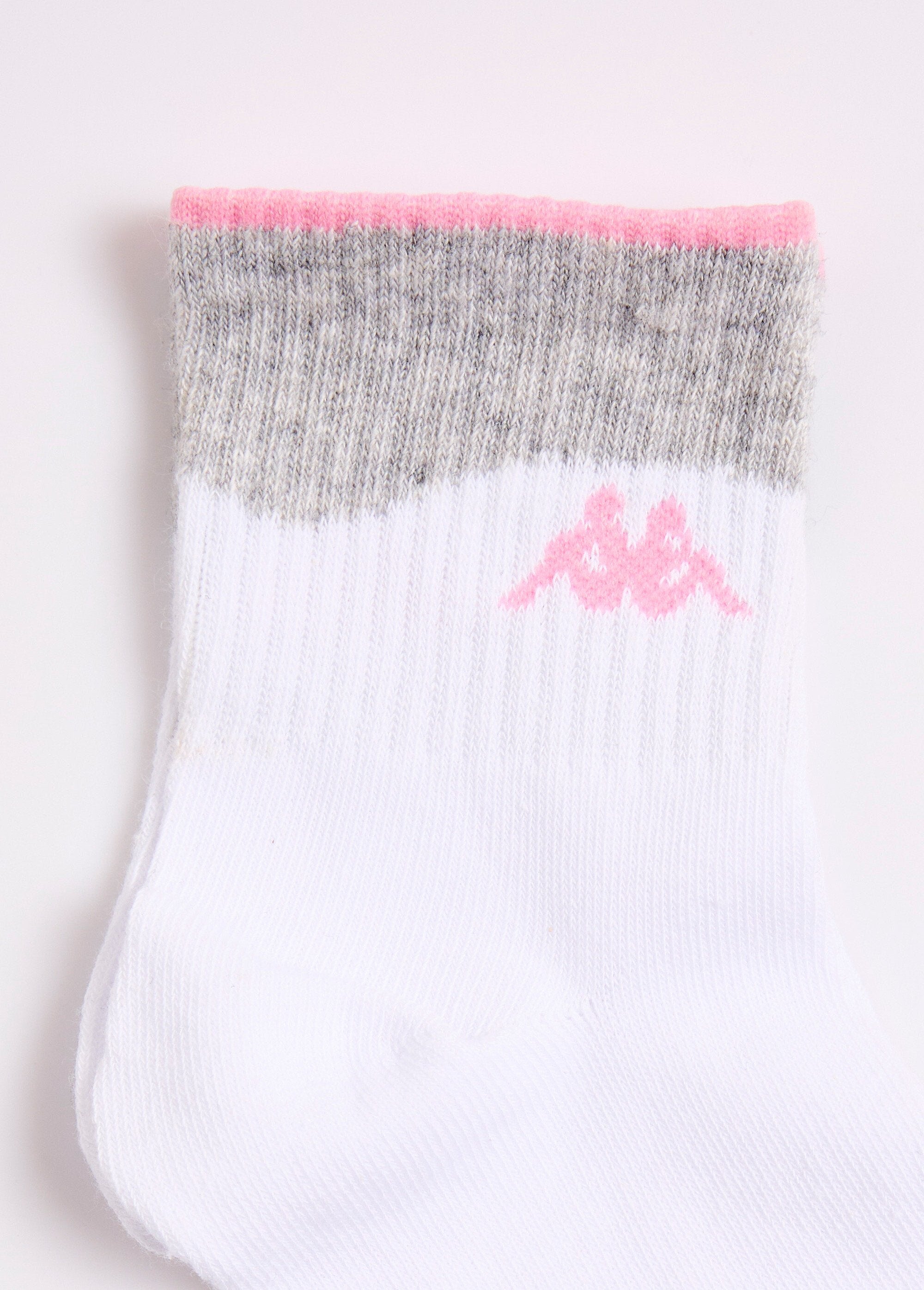 Meias_esportivas_caneladas_e_sofisticadas_Assortis_gris_DE2_slim