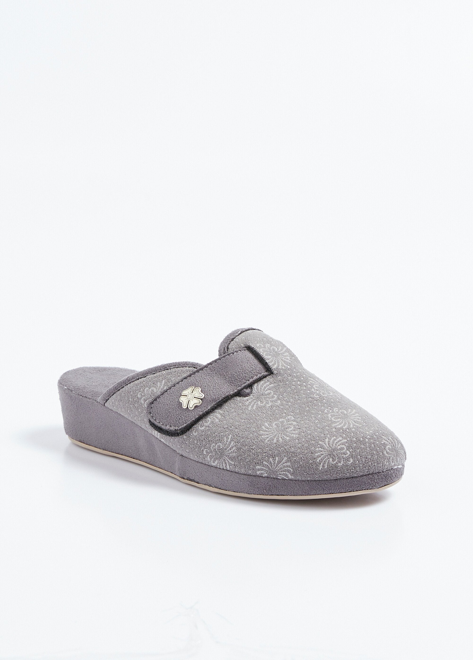 Chinelos_mule_de_velcro_com_largura_confortável_Gris_FA1_slim