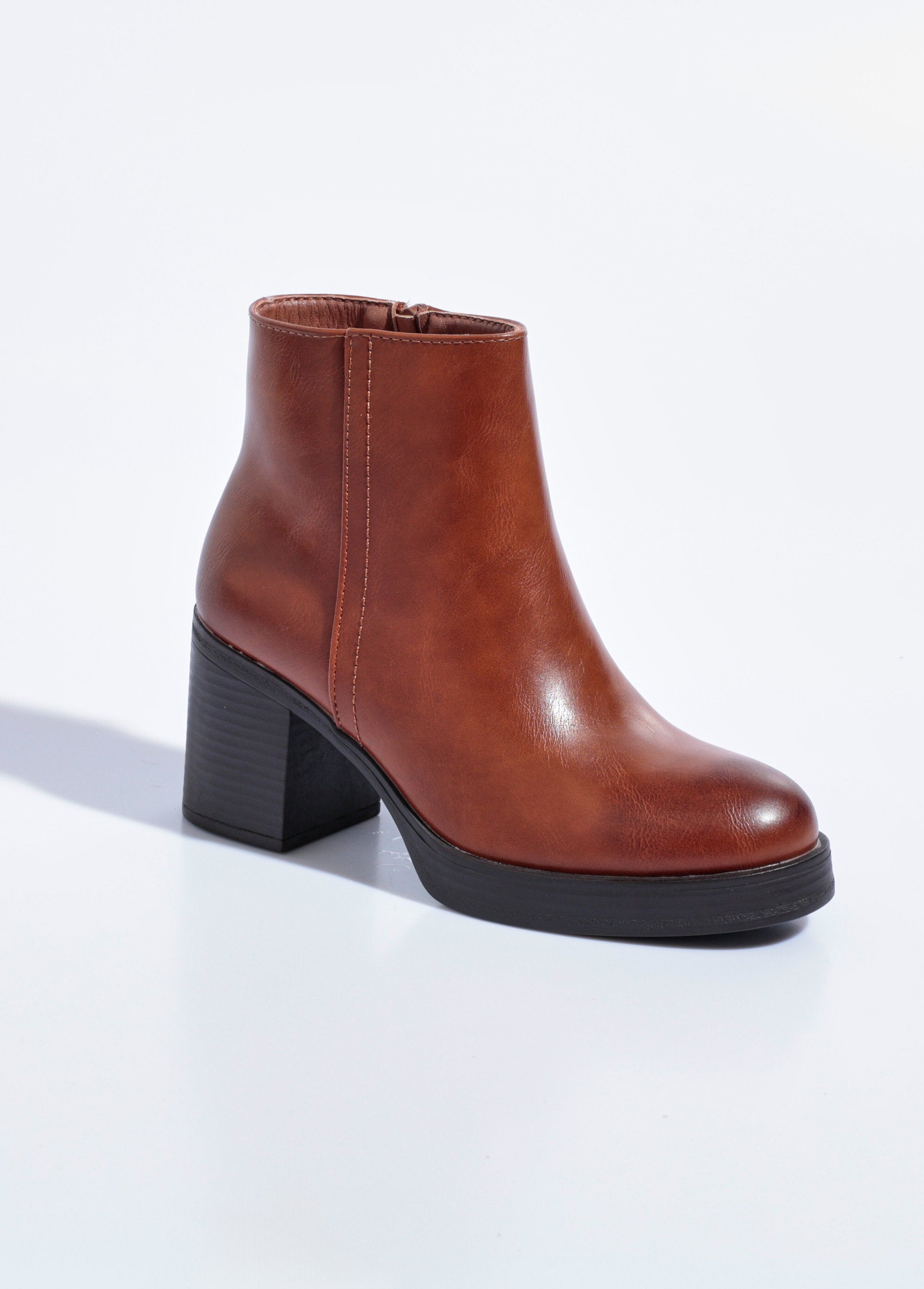 Botas_de_salto_bico_redondo_com_sola_grossa_Camel_FA1_slim