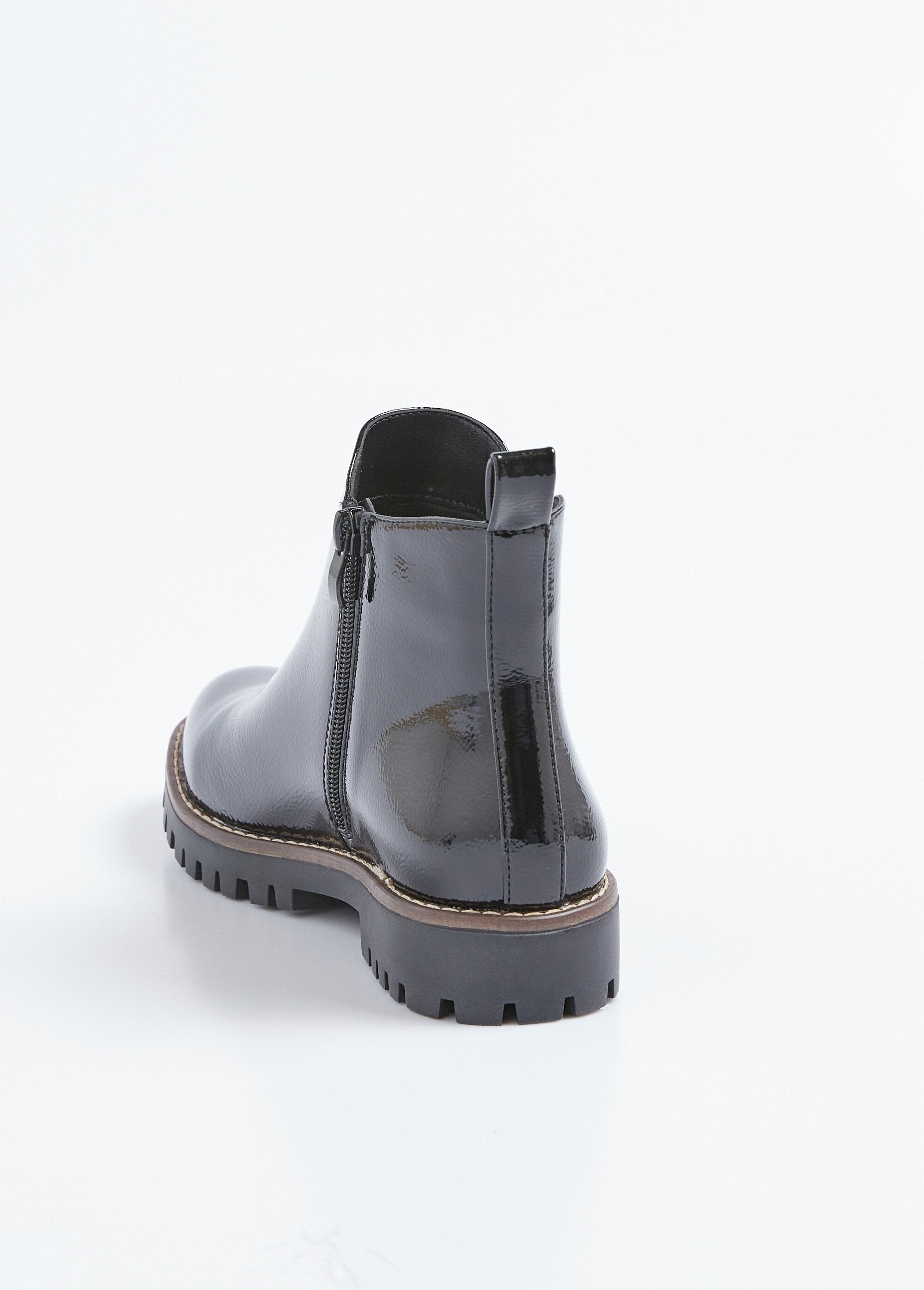 Chelsea_boots_semelle_crantée_largeur_confort_Noir_DO1_slim