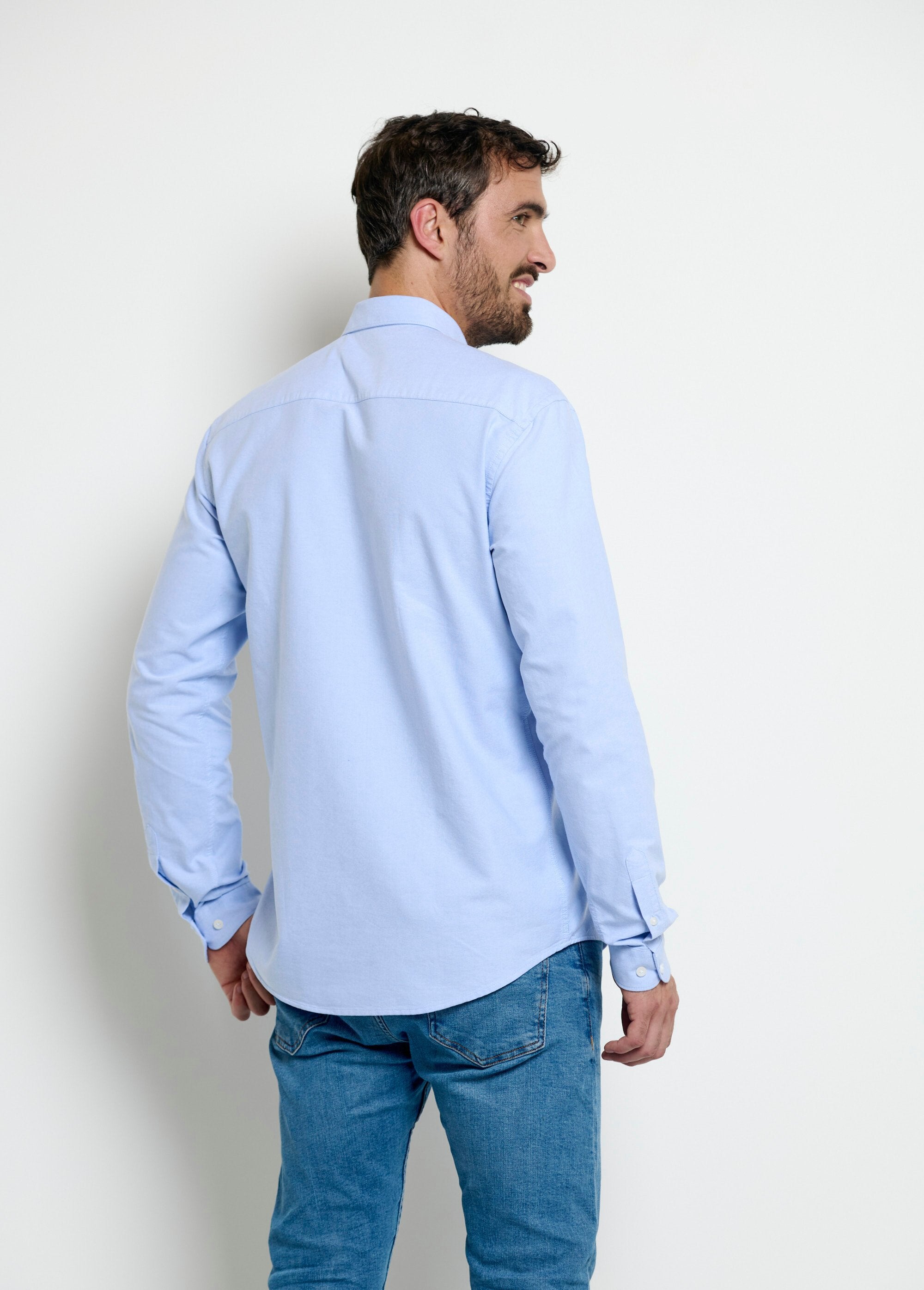 Camisa_Oxford_clássica_com_gola_abotoada_Bleu_DO1_slim
