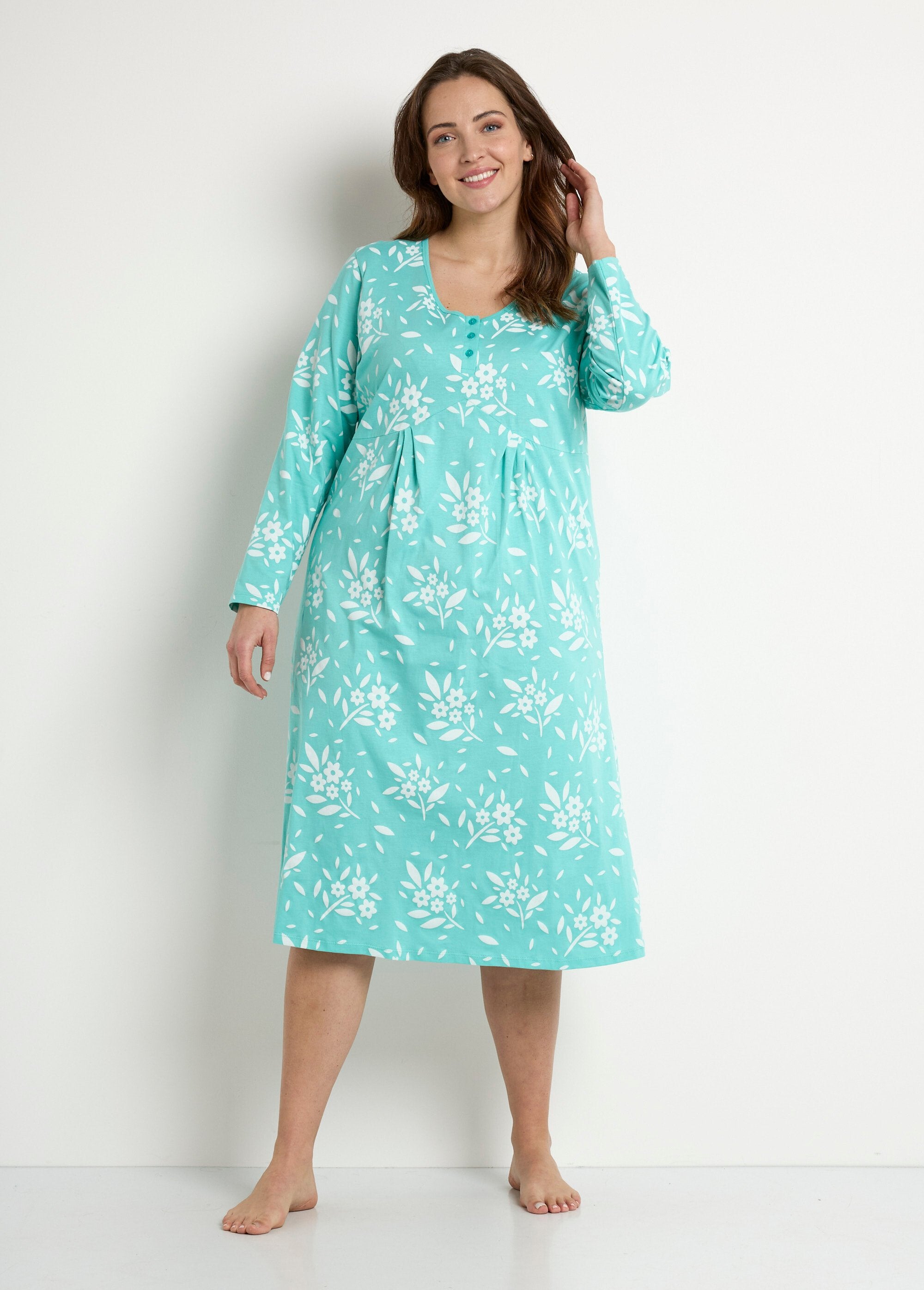 Camisola_de_algodão_floral_com_botões_e_comprimento_médio_Vert_FA1_curvy