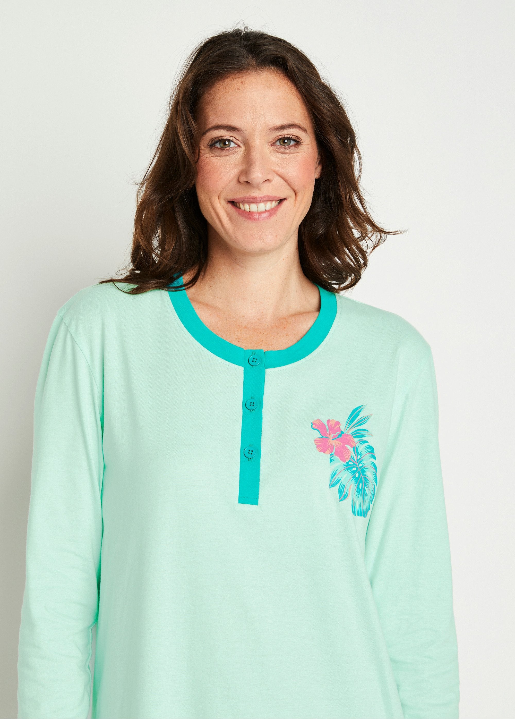 Camisola_lisa_de_algodão_com_estampa_Estampa_tropical_DE1_slim