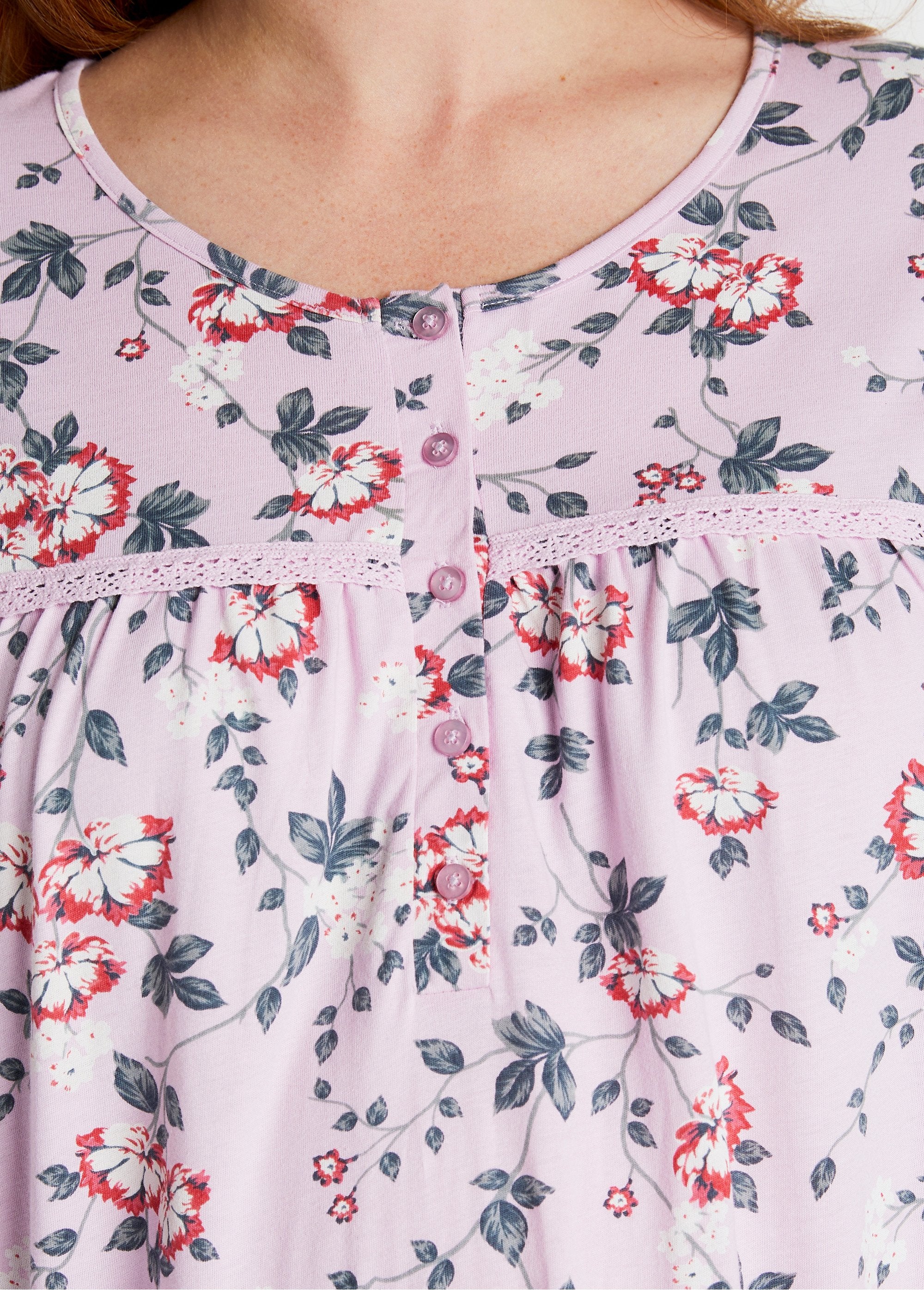 Camisa_de_noite_comprida_de_algodão_floral_com_botões_Lilás_DE2_curvy