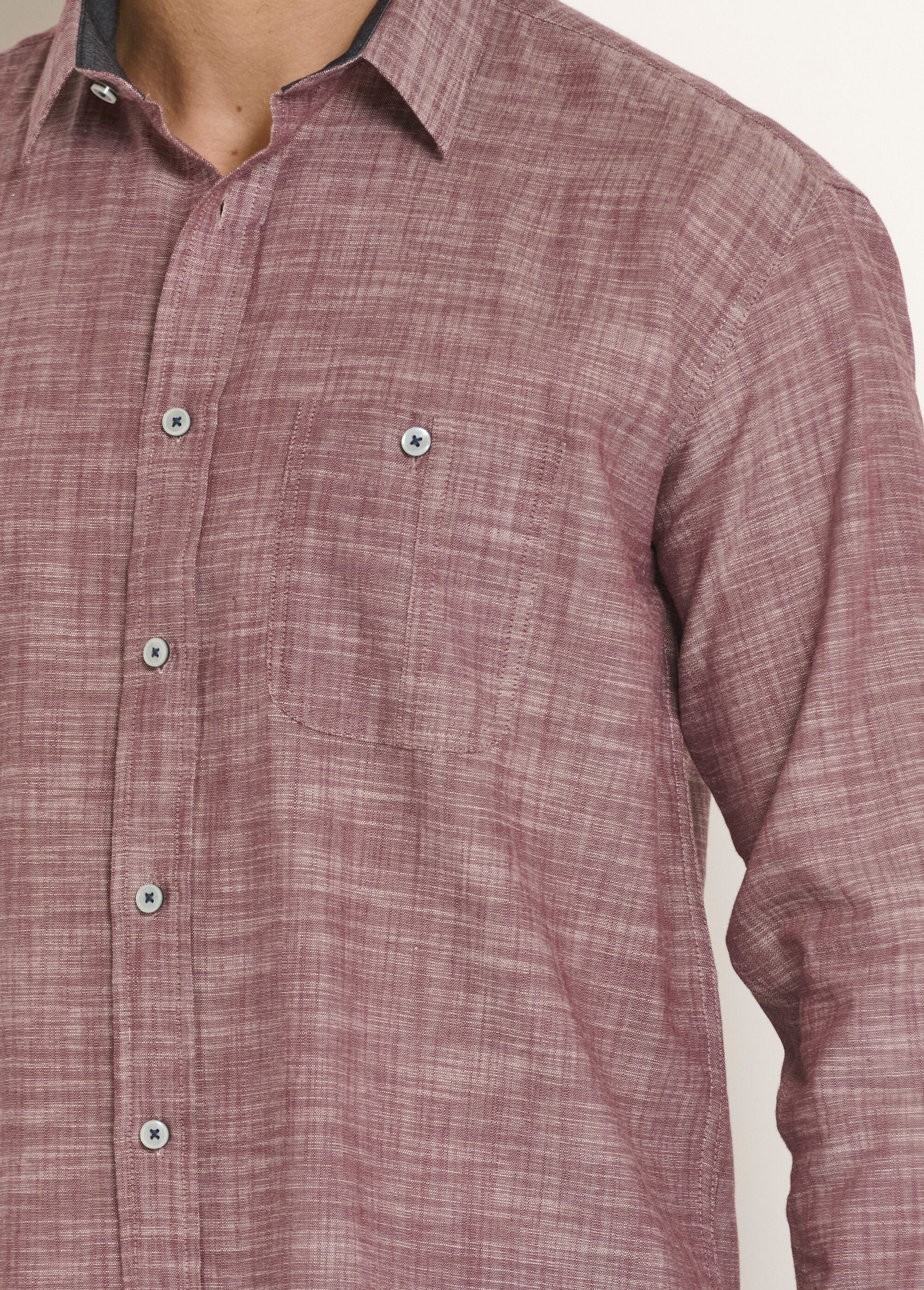 Camisa_chique_com_detalhes_contrastantes_Bordeaux_DE2_slim