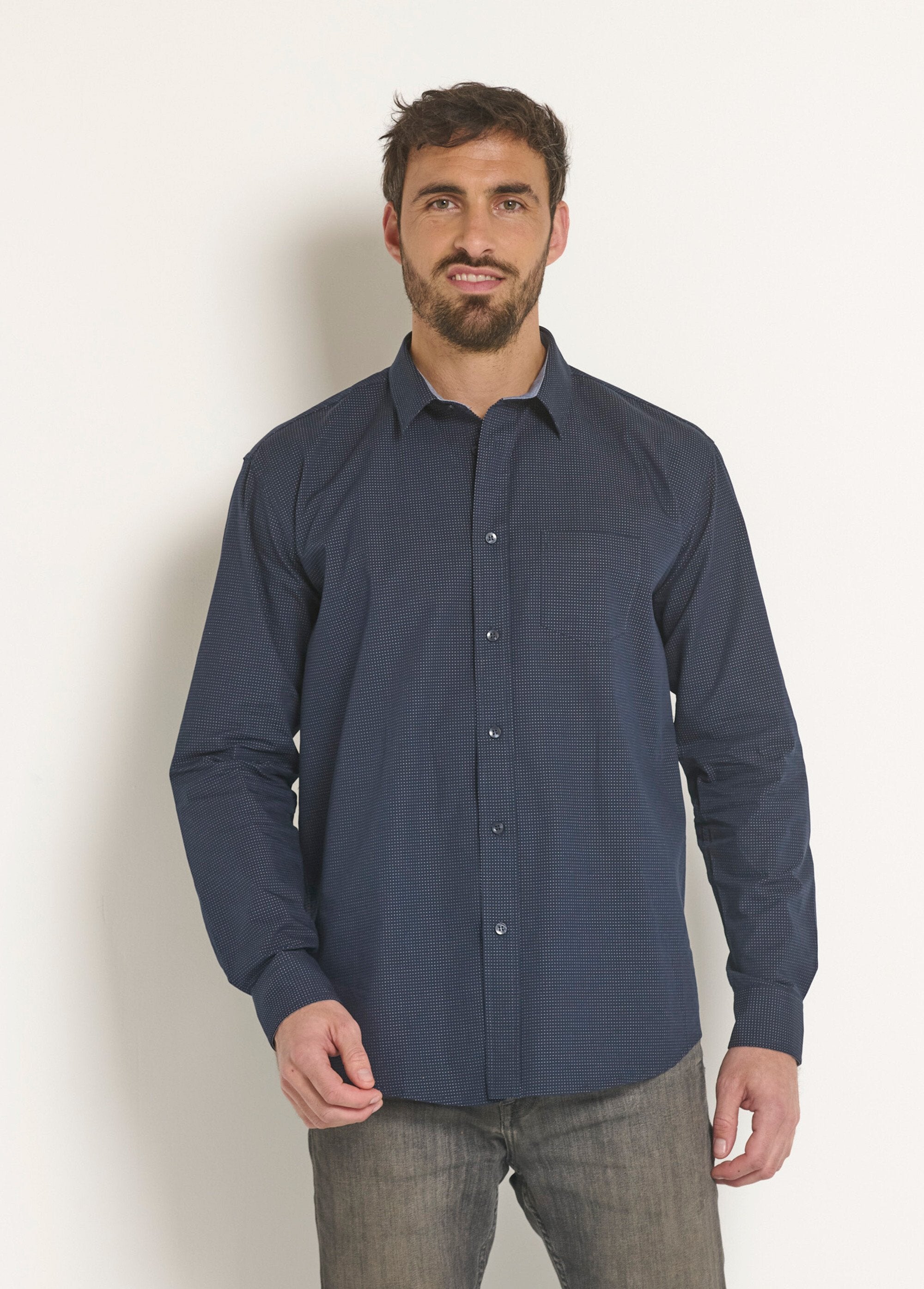 Camisa_de_algodão_escuro_com_detalhes_contrastantes_Bleu_marine_FA1_slim