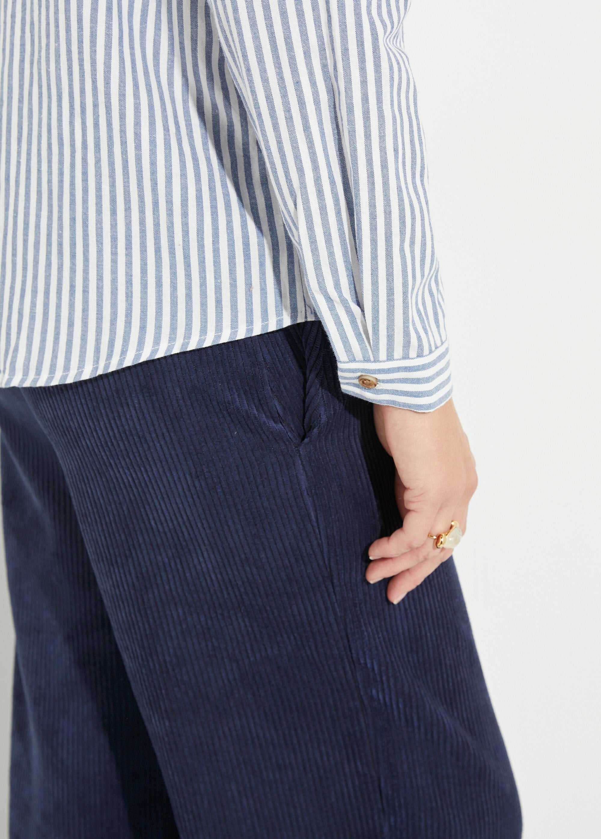 Blusa_às_riscas_com_ombros_caídos_Raye_bleu_DE2_slim