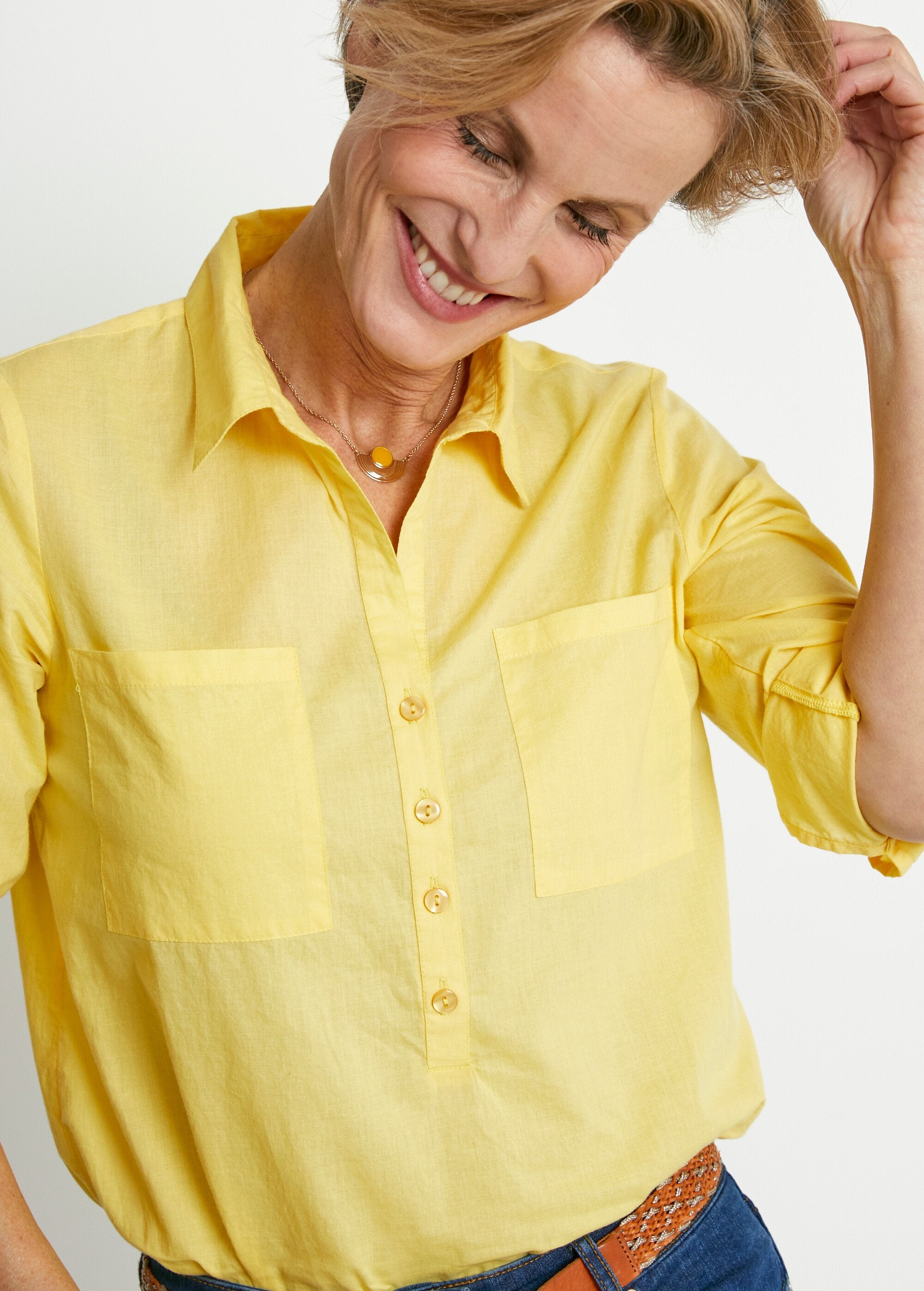 Blusa_longa_de_algodão_estampada_com_botões_Jaune_DE3_slim