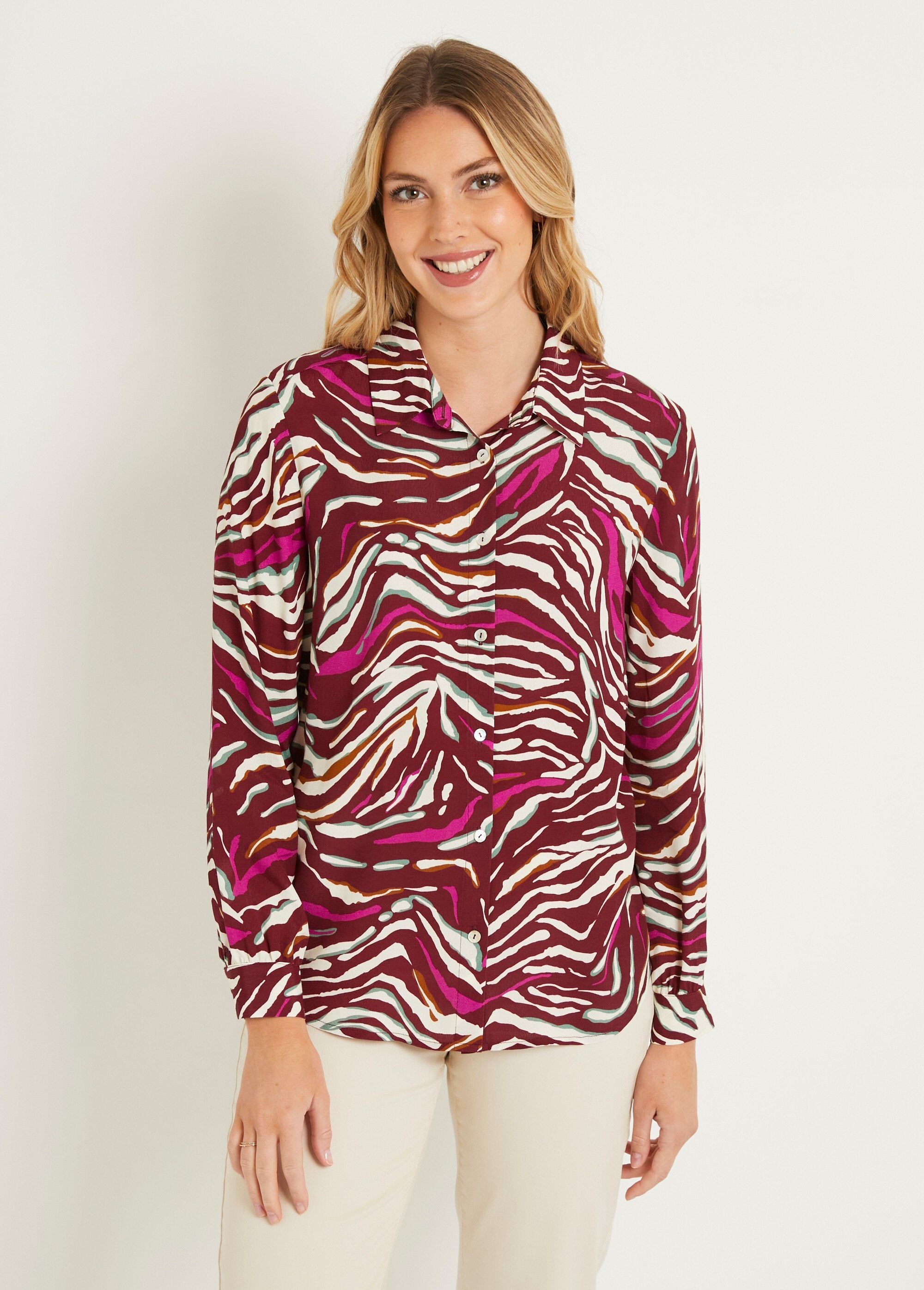 Blusa_de_botões_comprida_com_estampado_de_zebra_Prune_et_rose_FA1_slim