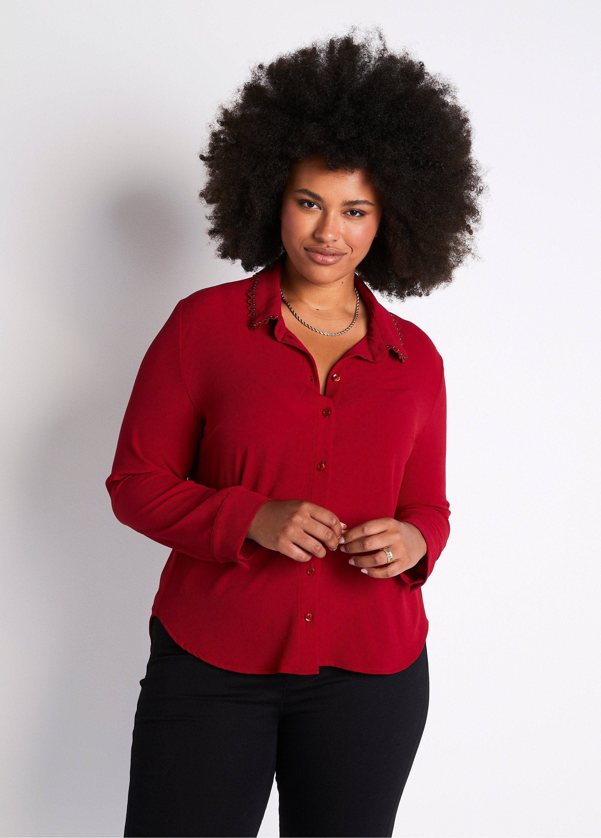 Camisa_de_botões_simples_com_colarinho_de_fantasia_VERMELHO_FA1_curvy