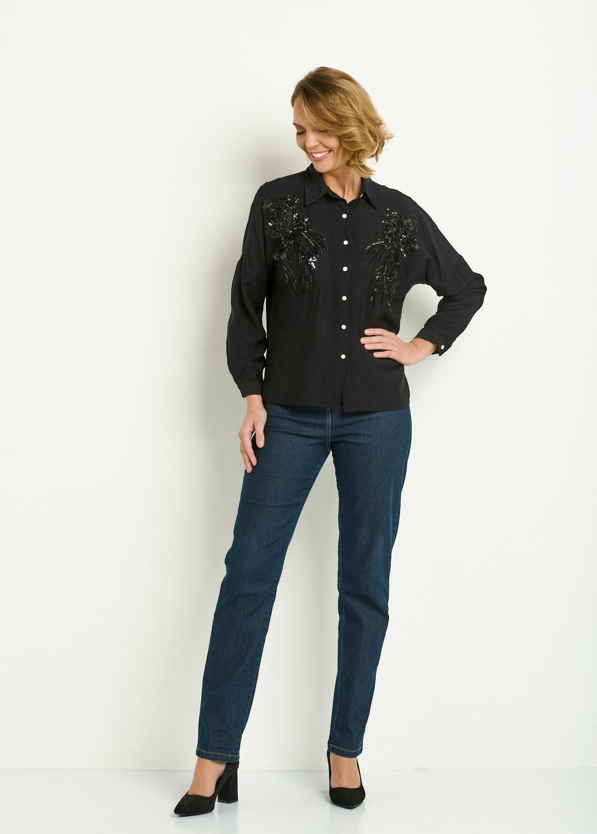 Blusa_com_bordado_de_pérolas_e_lantejoulas_Noir_SF1_slim