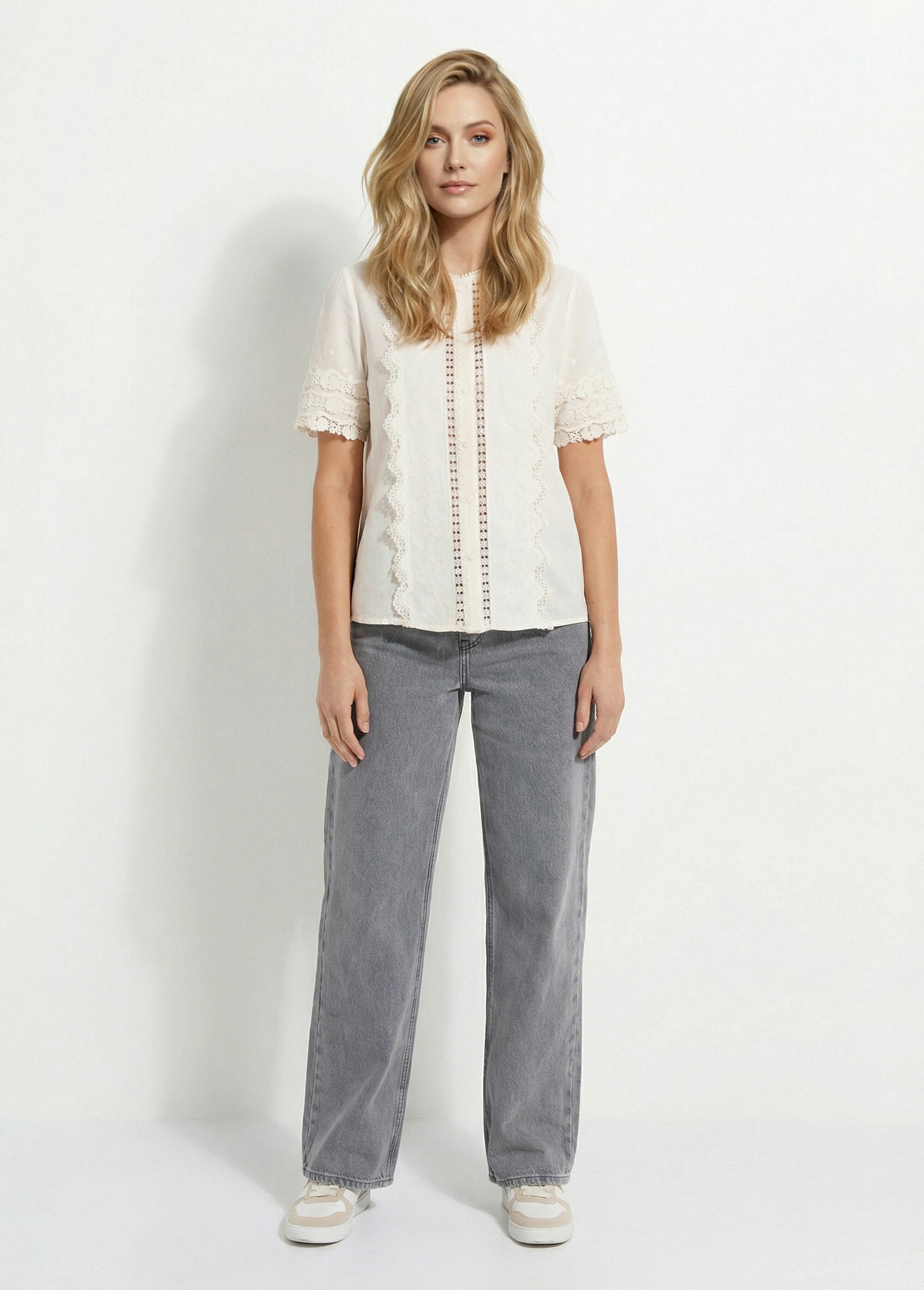 Chemisier_chic,_applications_dentelles_Ecru_SF1_slim