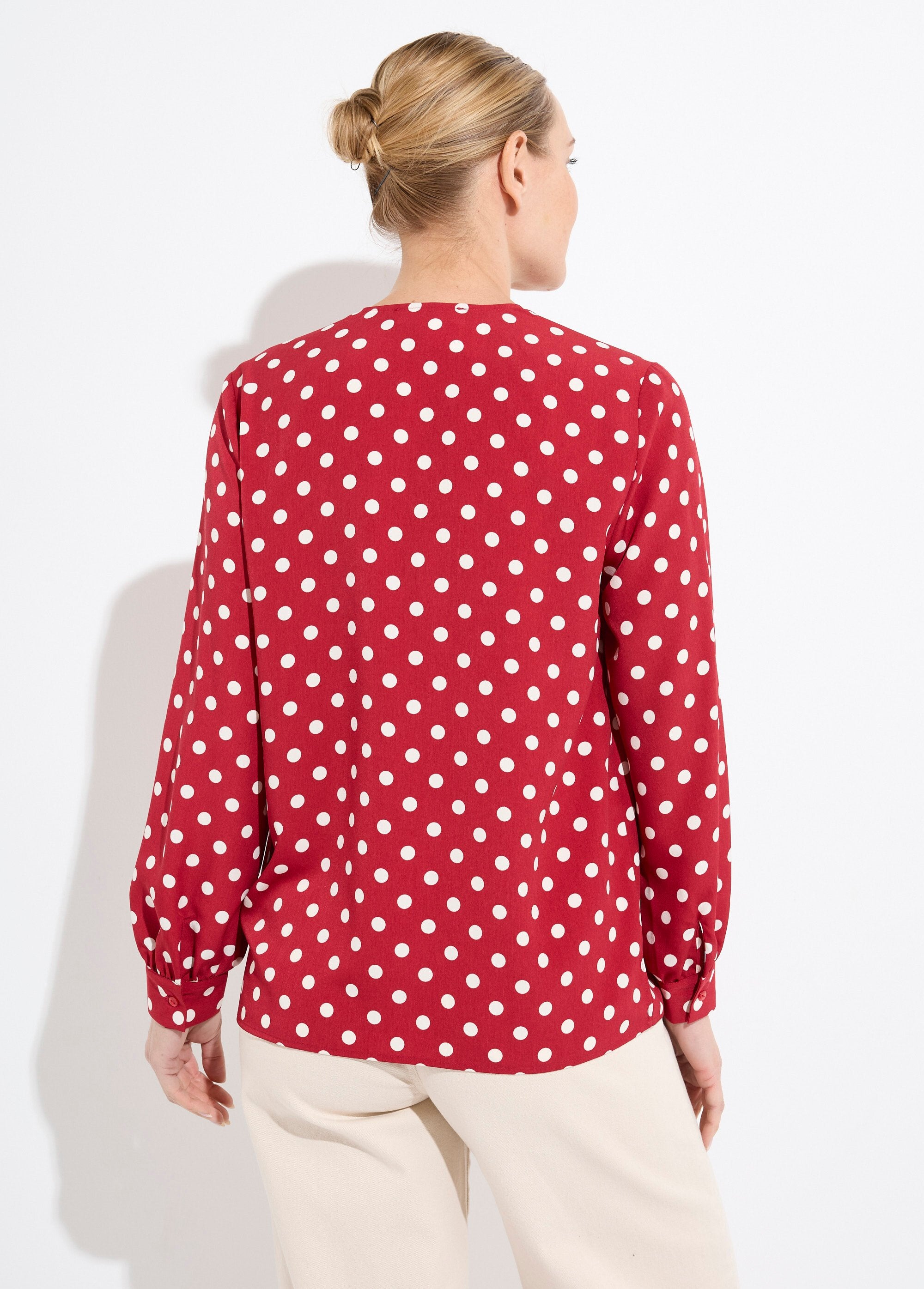 Blusa_de_manga_comprida_com_estampa_de_bolinhas_e_decote_em_V_Bordeaux_et_ecru_DO1_slim