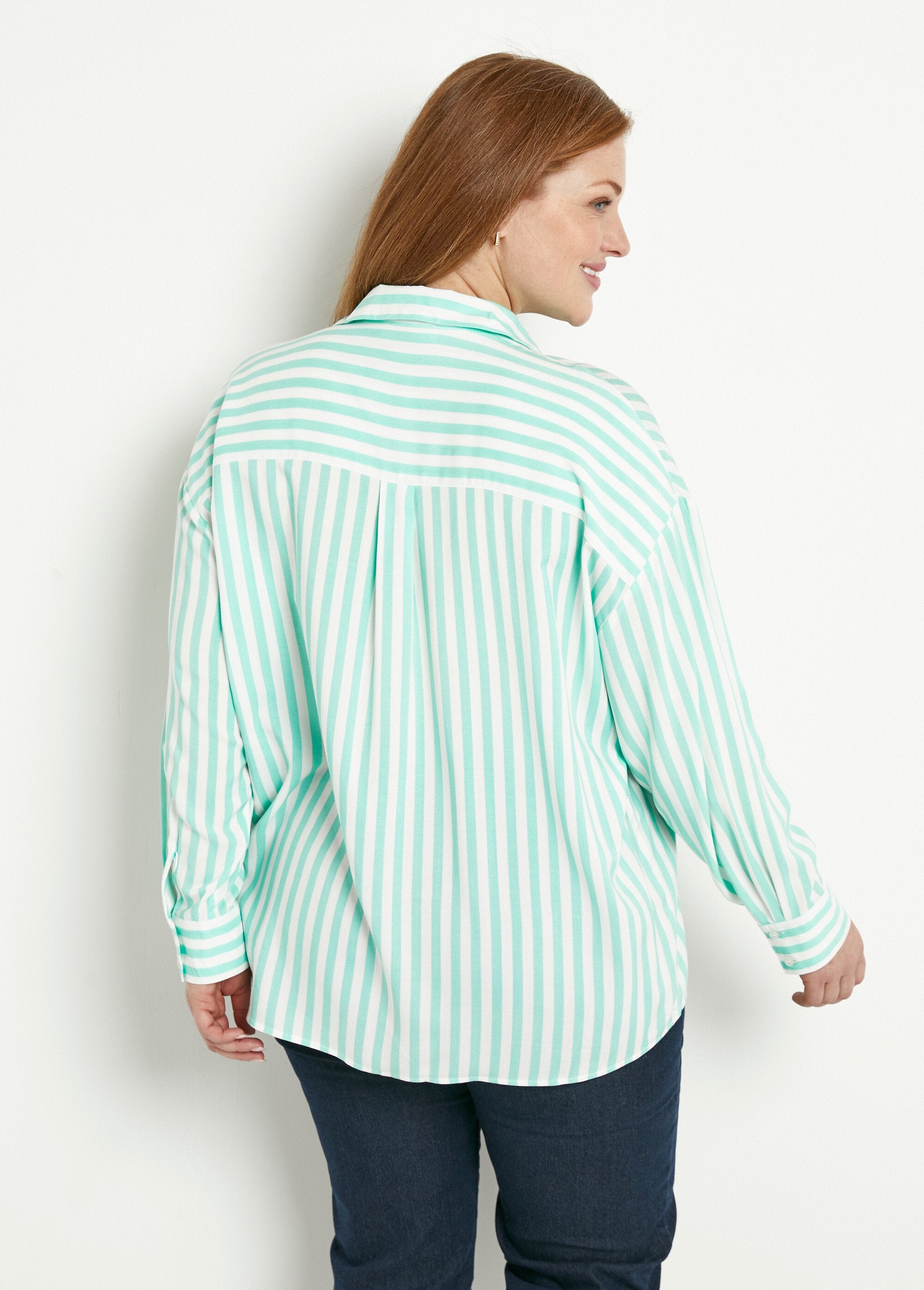 Blusa_esvoaçante_listrada_de_manga_comprida_Vert_et_blanc_DO1_curvy