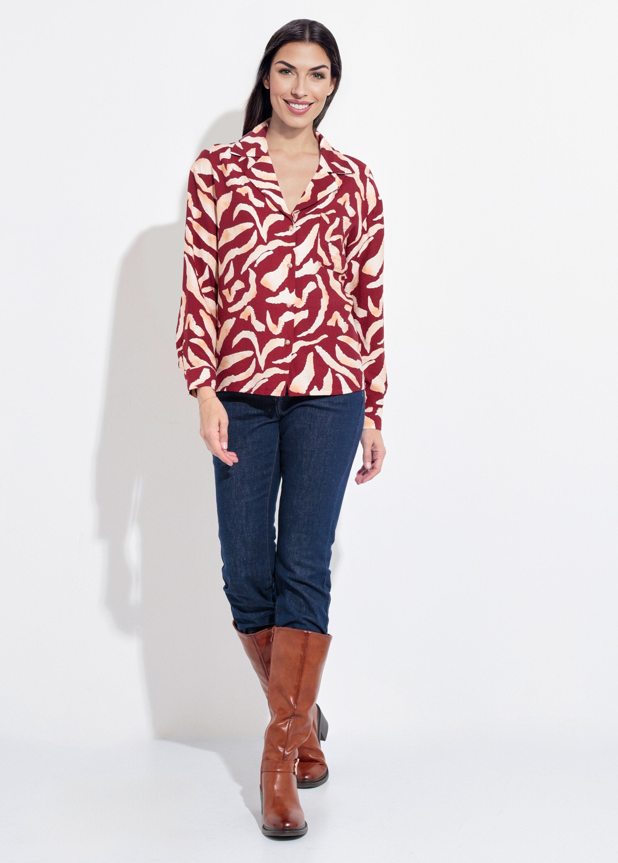 Blusa_com_estampa_gráfica_e_gola_ajustada_Bordeaux_et_ecru_SF1_slim
