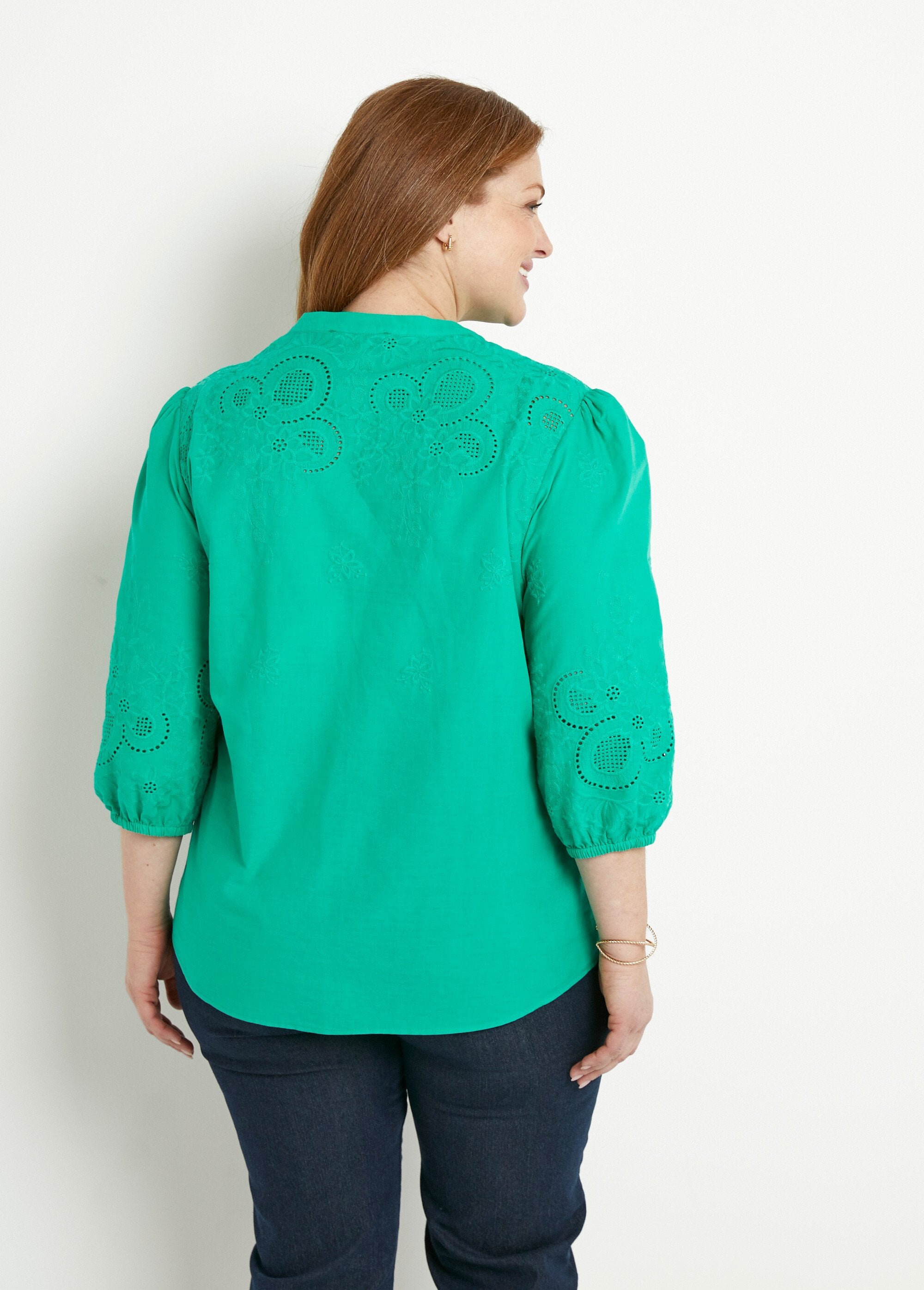 Blusa_longa_de_algodão_bordada_com_manga_3/4_Vert_DO1_curvy