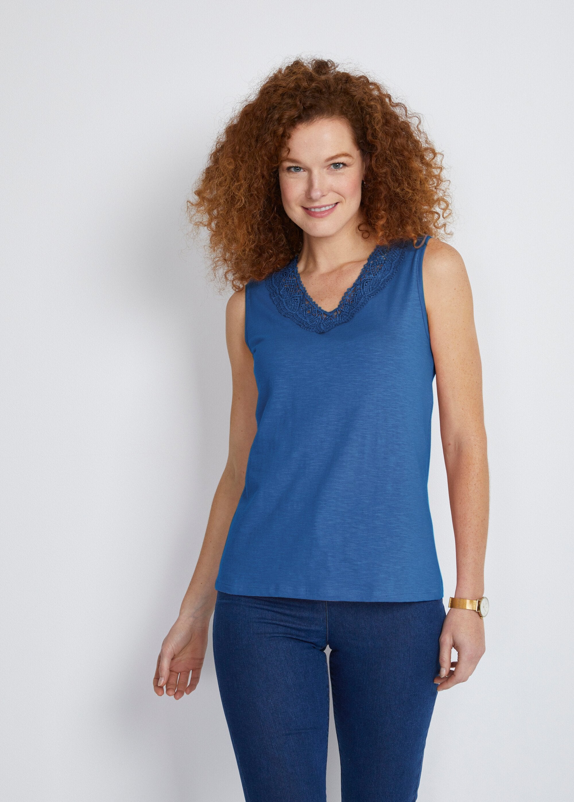 T-shirt_de_algodão_e_macramé_AZUL_FA1_slim