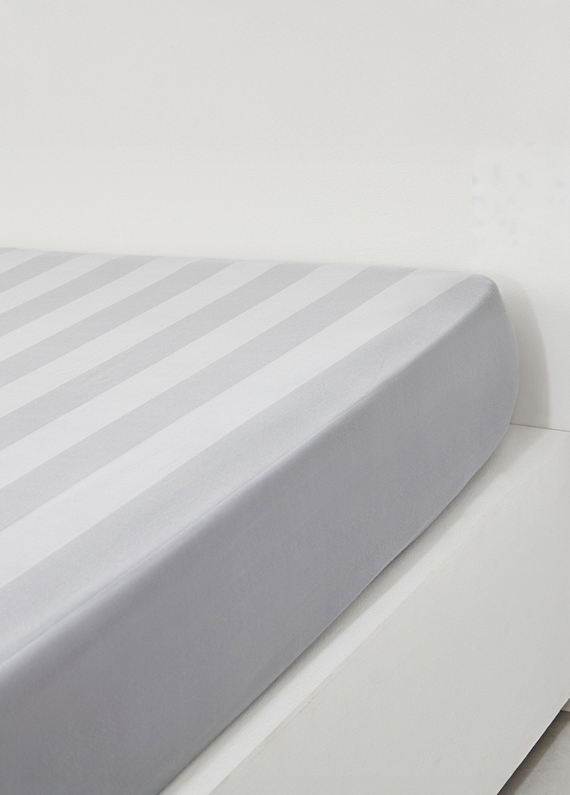 Lençol_de_algodão_acetinado_com_riscas_Gris_DE1_slim