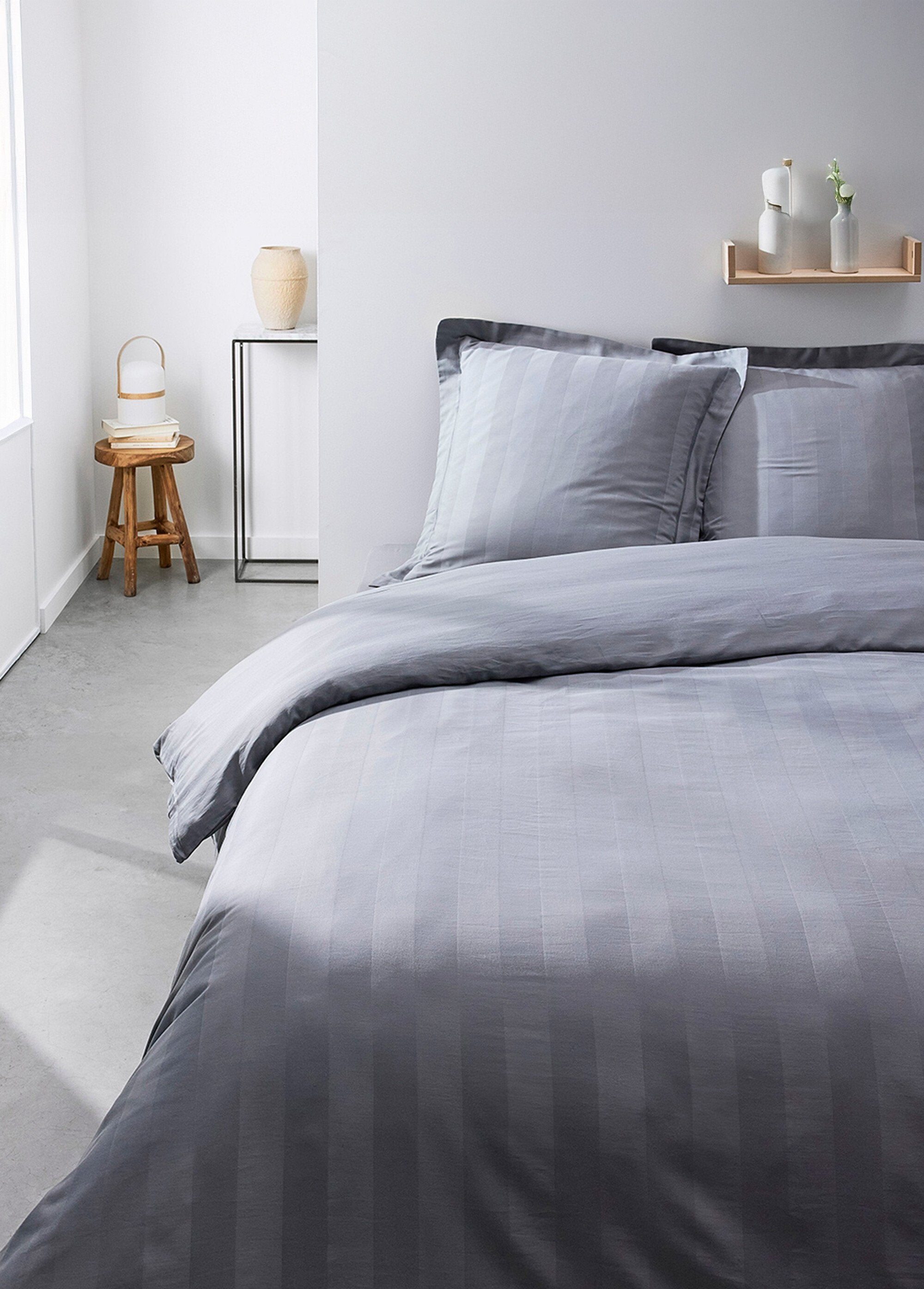 Lençol_de_algodão_acetinado_com_riscas_Gris_SF1_slim