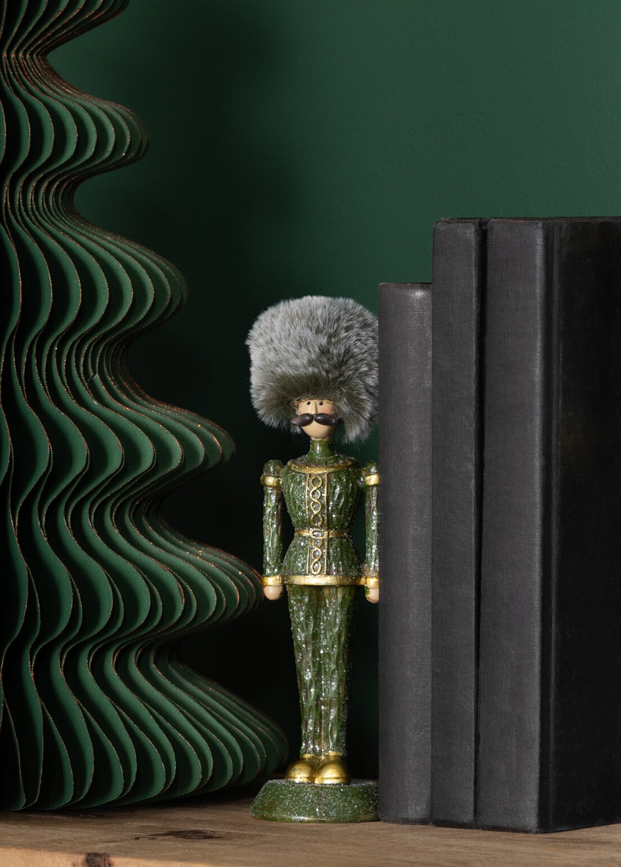 Statuette_personnage_à_poser_bois_peint_Vert_DE1_slim