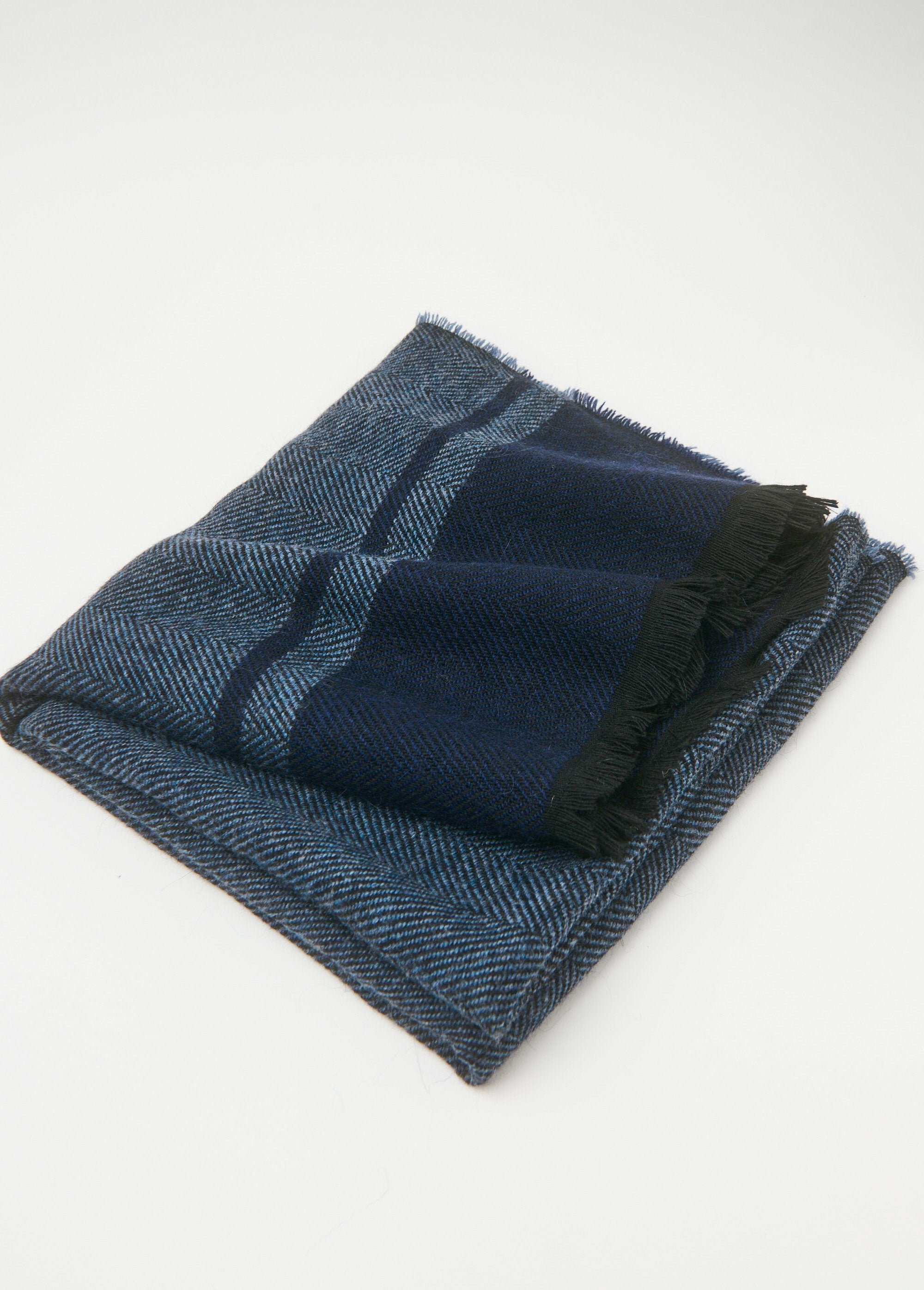 Cachecol_masculino_quente_em_espinha_de_peixe_com_lã_Gris_et_bleu_anthracite_DE2_slim