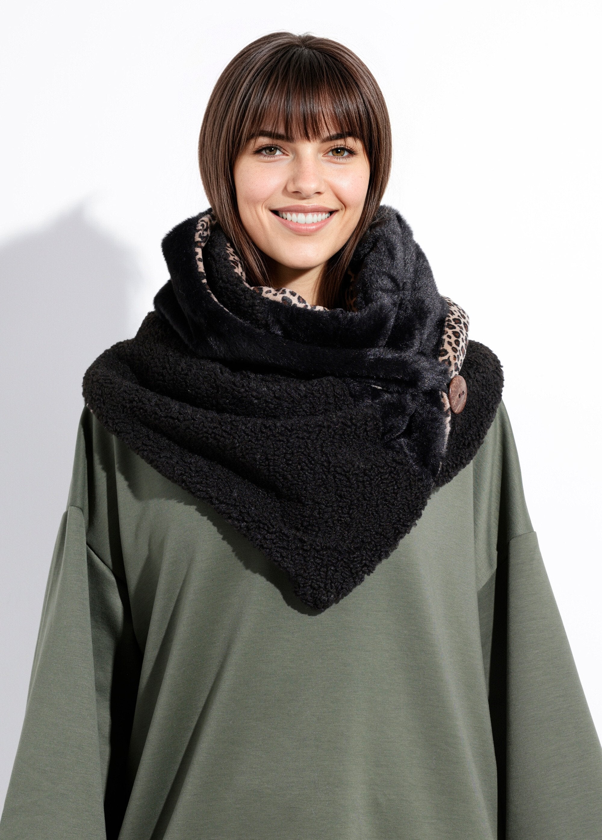 Lenço_triangular_para_atar_em_pele_sintética_Noir_DE1_slim