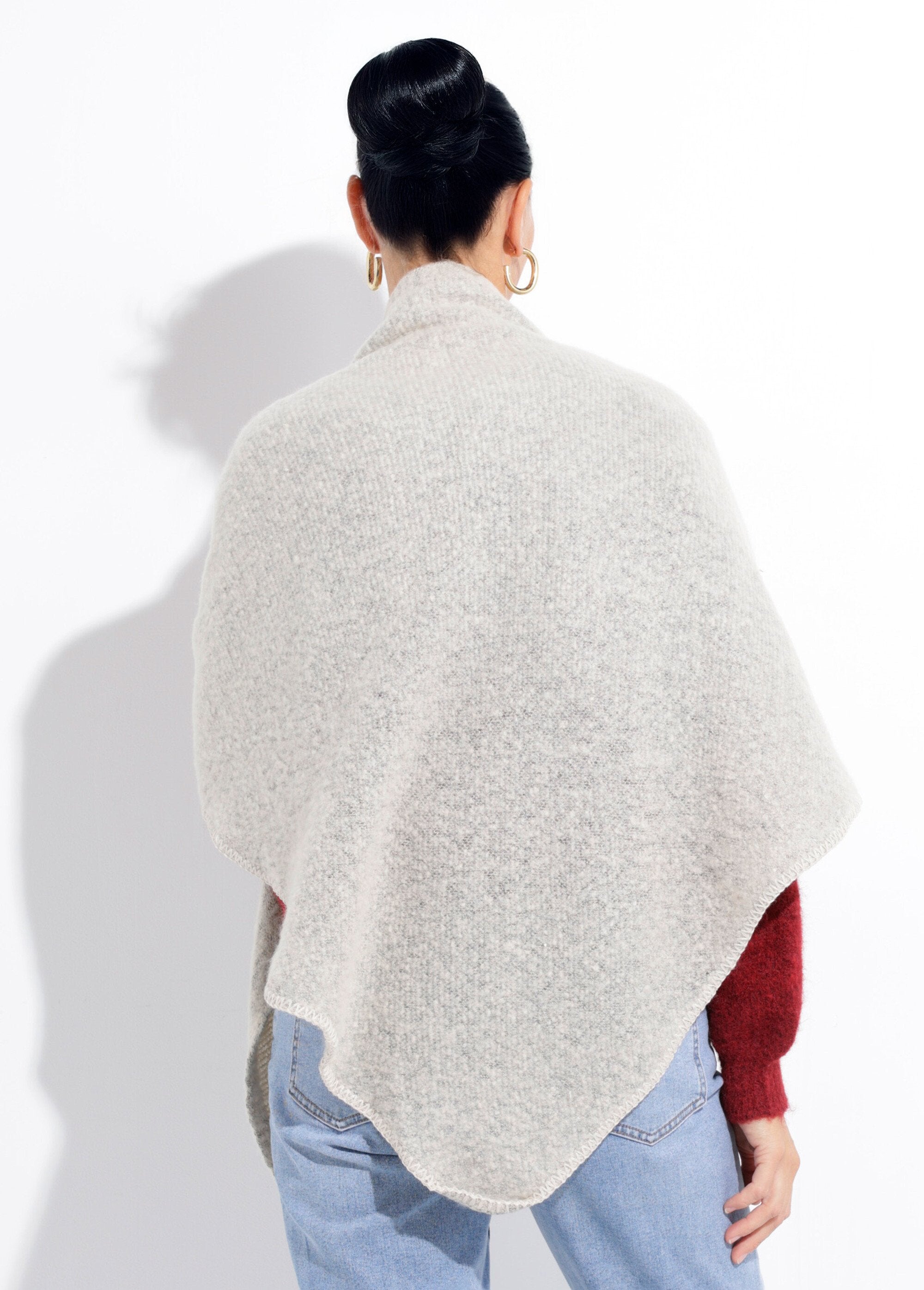 Cachecol_triangular_de_malha,_macio_e_quente_Beige_chine_DO1_slim