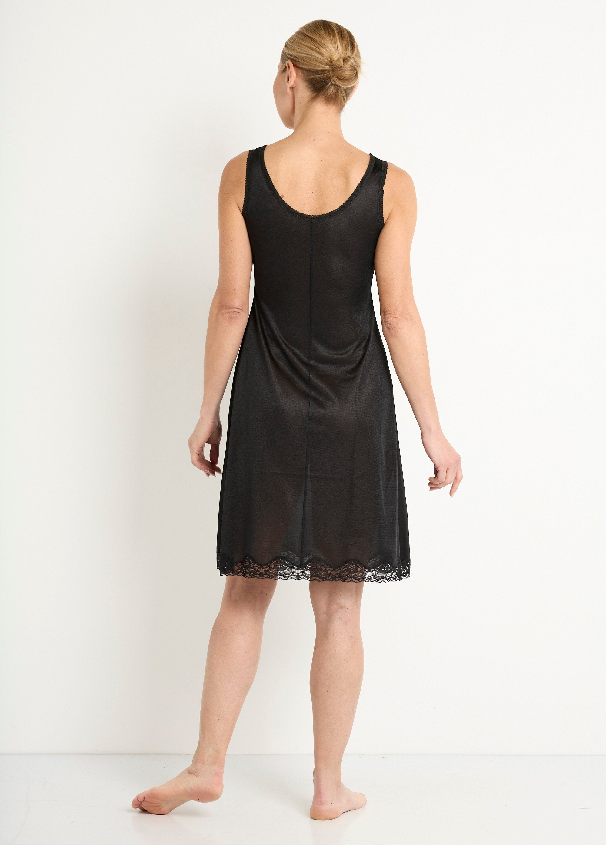 Fond_de_robe_dentelle_de_Calais_antistatique_Noir_DO1_slim