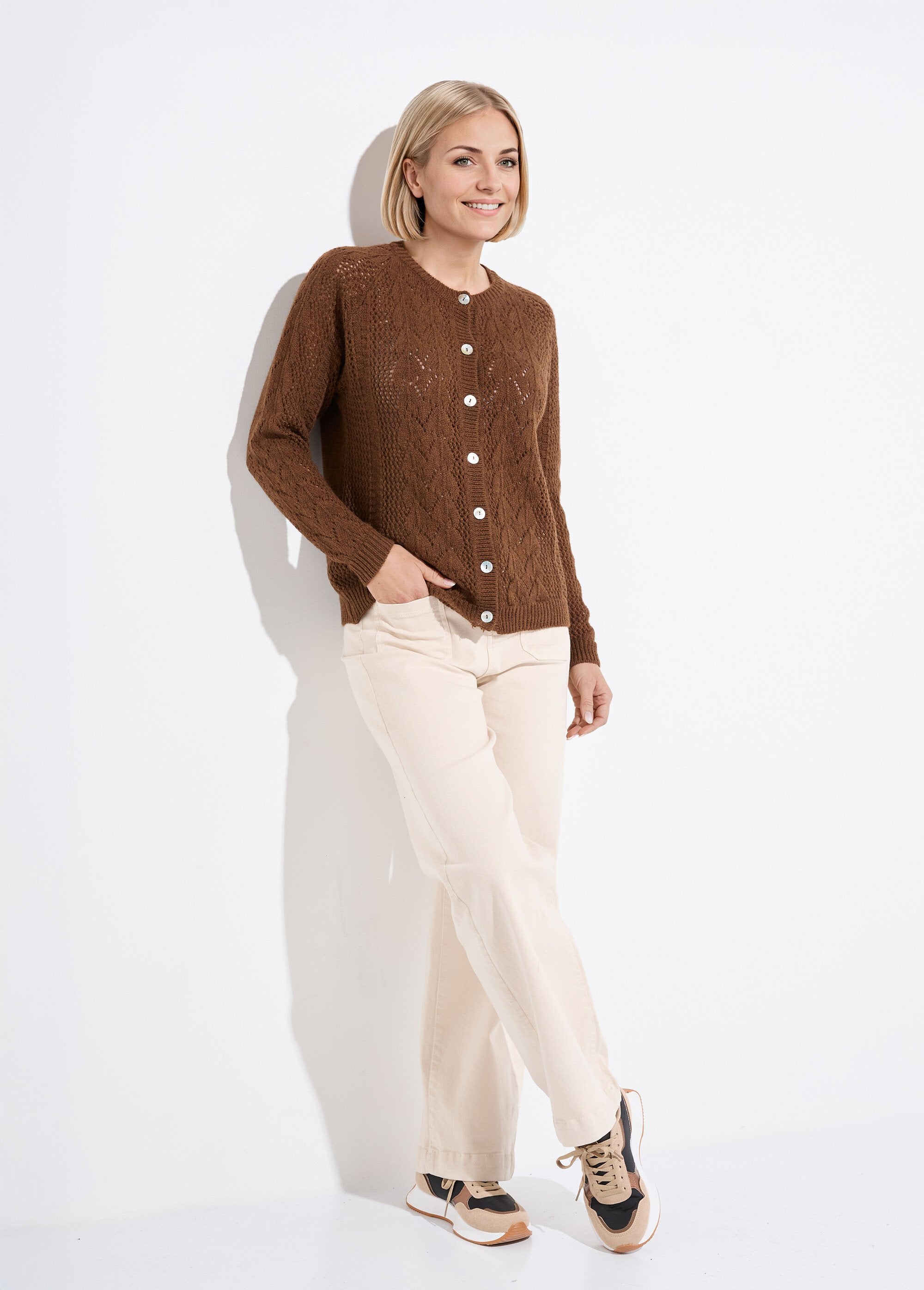 Cardigan_vazado_com_botões_de_lã_e_caxemira_Noisette_SF1_slim