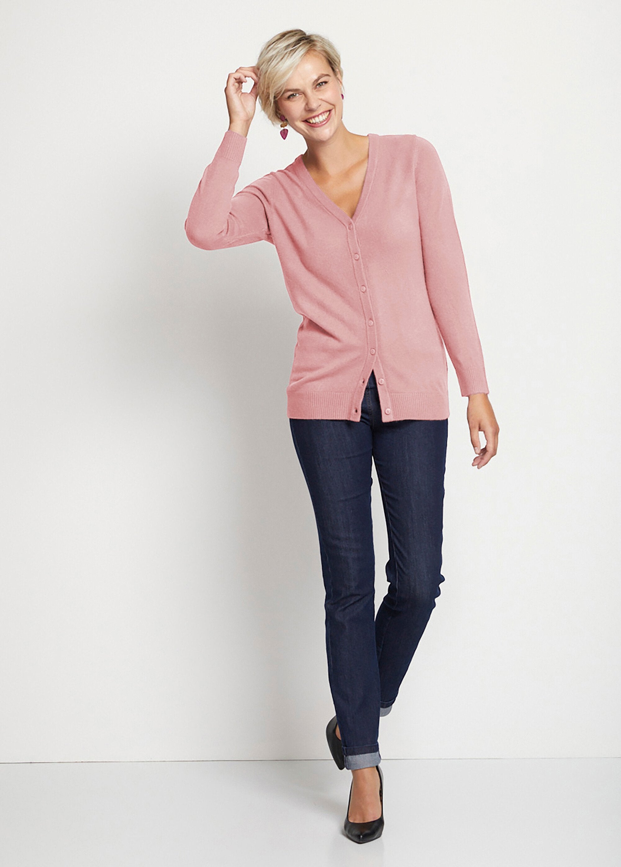 Cardigan_de_malha_macia_com_botões_e_comprimento_médio_ROSA_SF1_slim