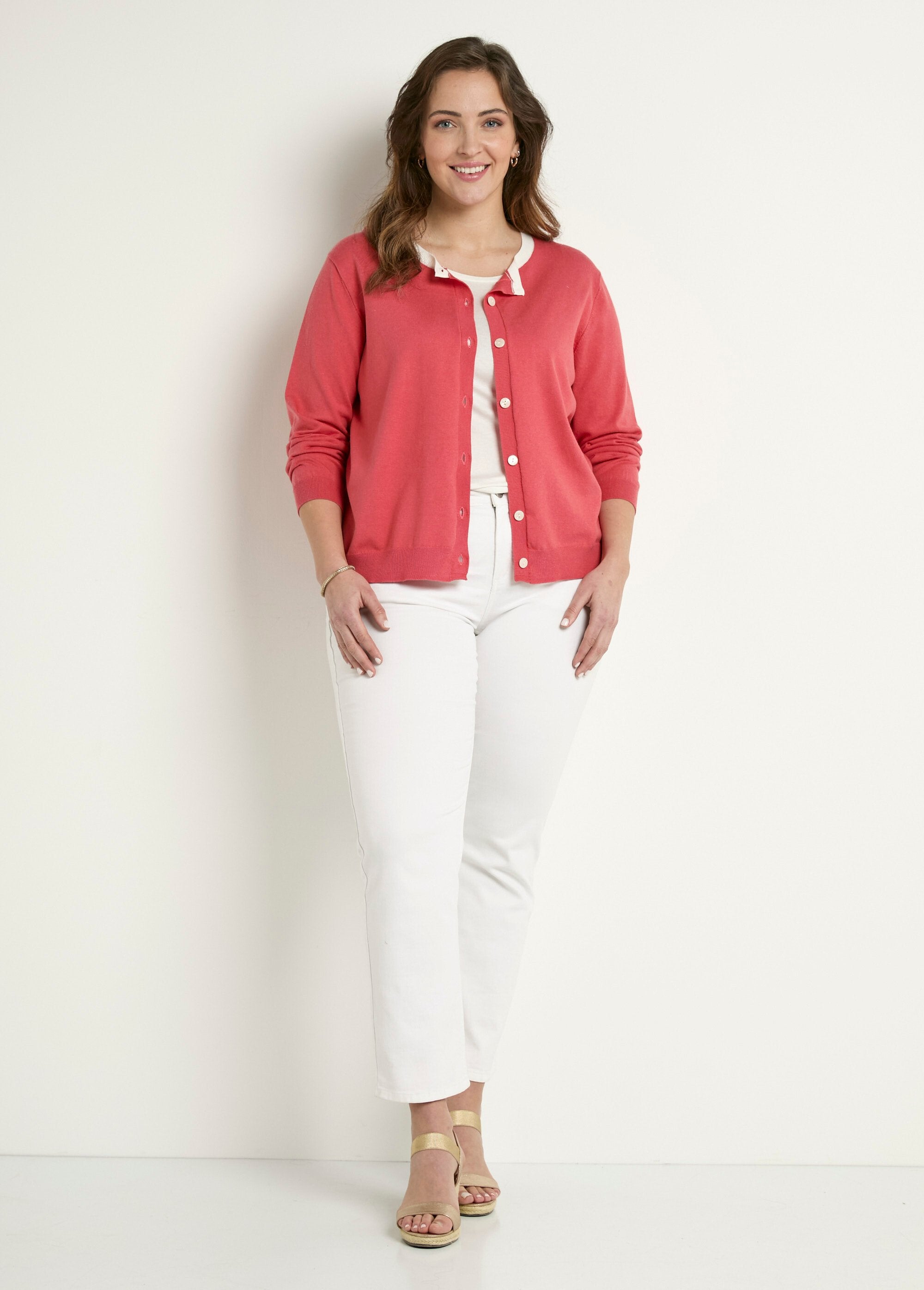 Gilet_cardigan_doux_col_rond_boutonné_Coquelicot_SF1_curvy