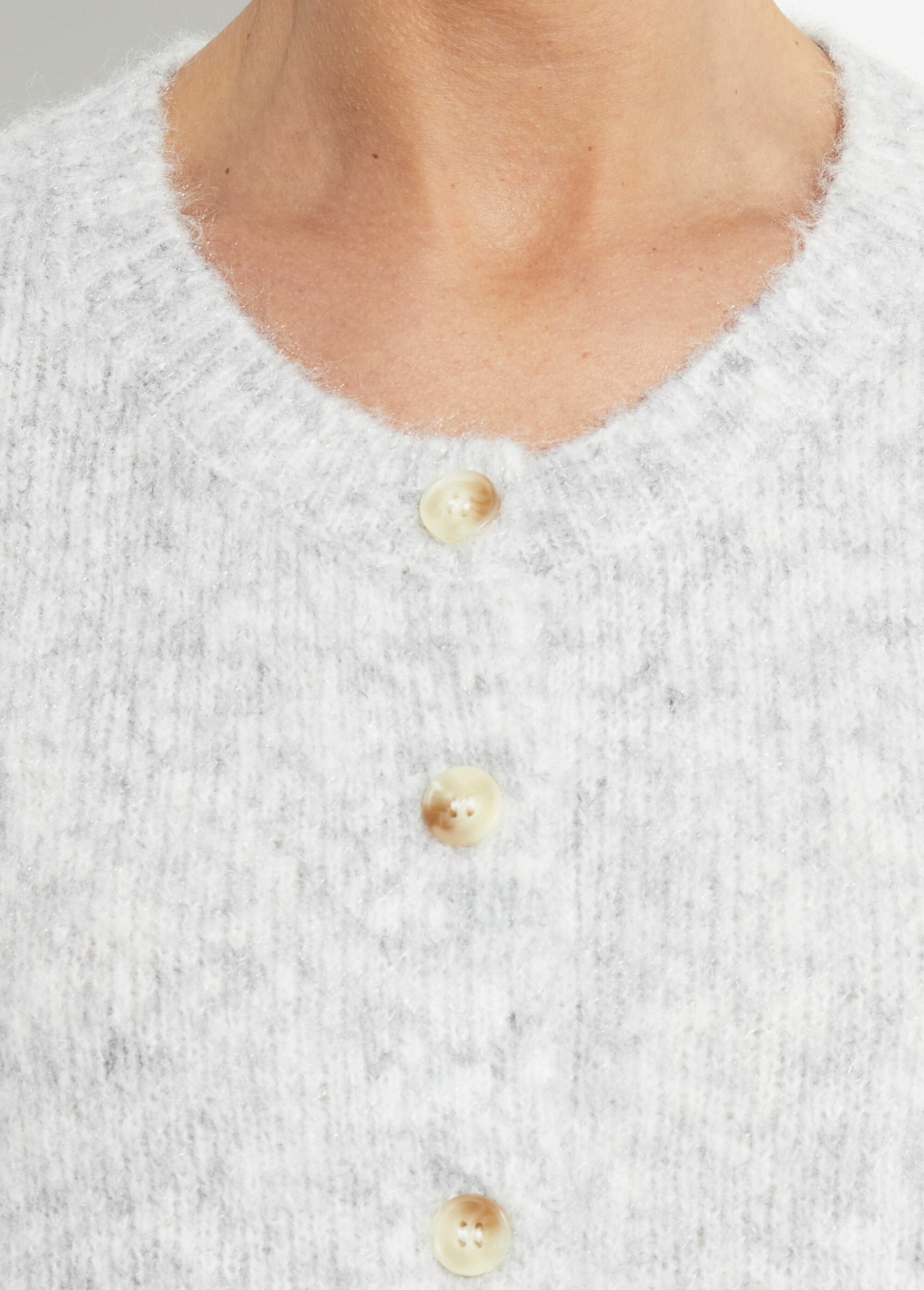 Gilet_col_rond_en_maille_avec_laine_Gris_clair_DE1_slim