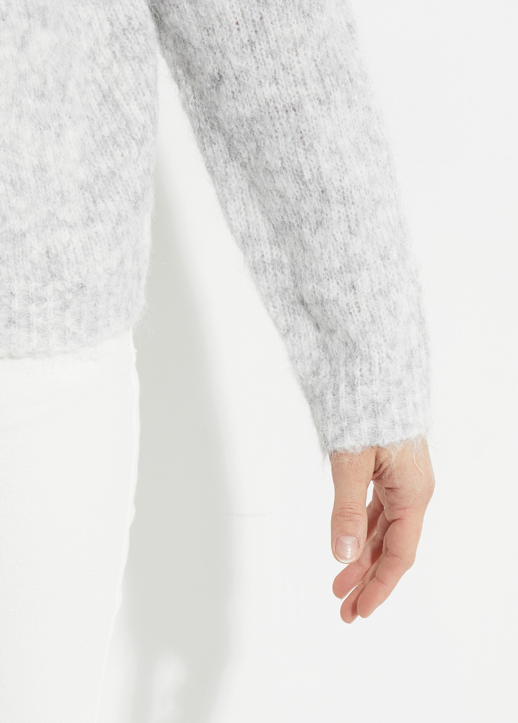 Gilet_col_rond_en_maille_avec_laine_Gris_clair_DE2_slim