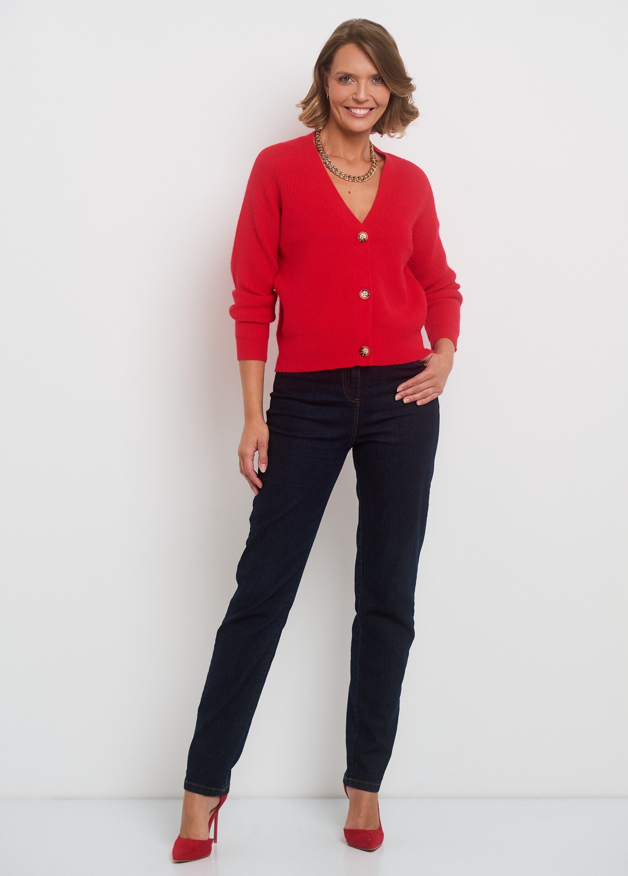 Cardigan_curto_com_decote_em_V_e_botões_contrastantes_Rouge_SF1_slim