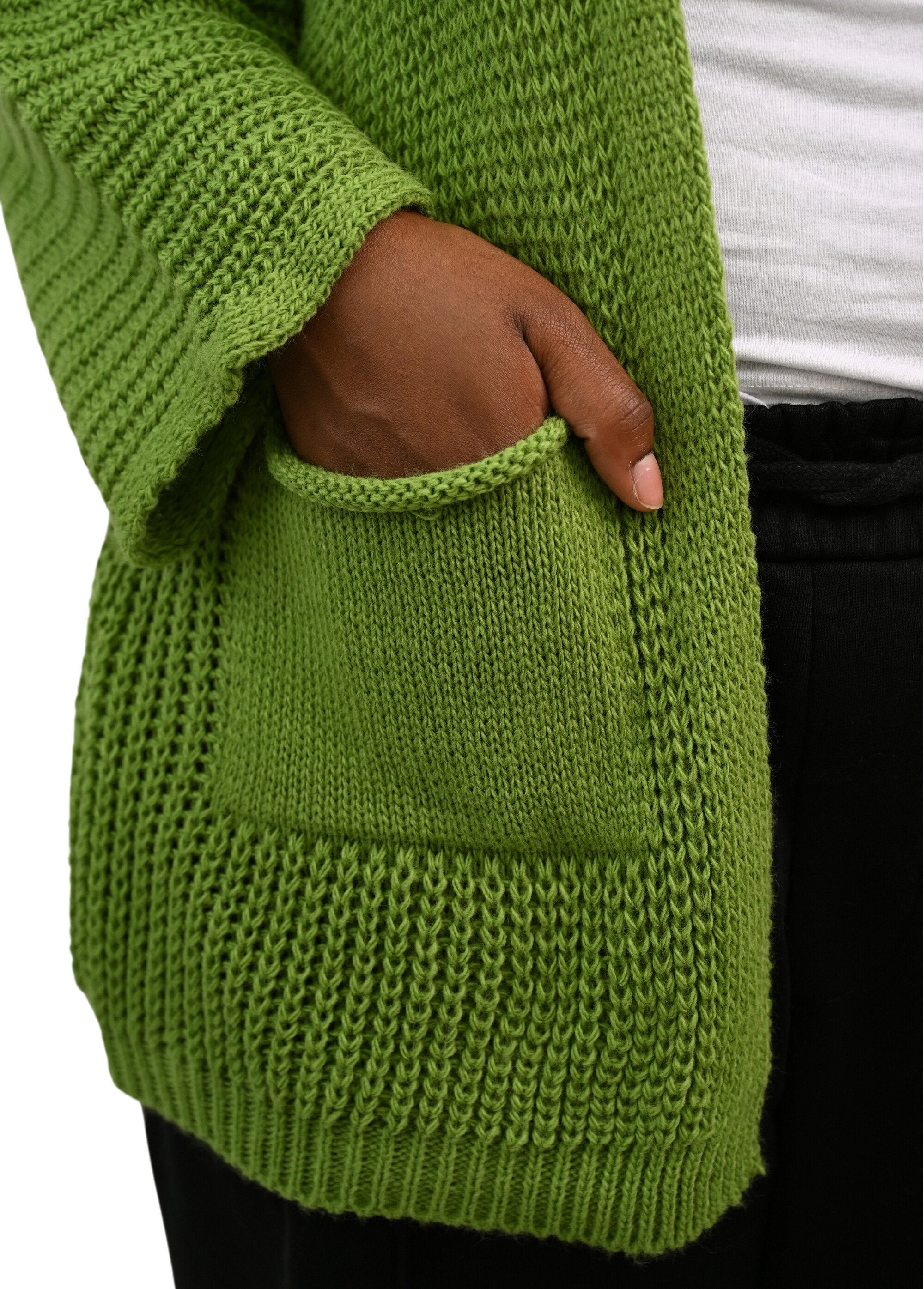 Colete_longo_de_malha_com_bolsos_de_remendo_Vert_olive_DE1_curvy
