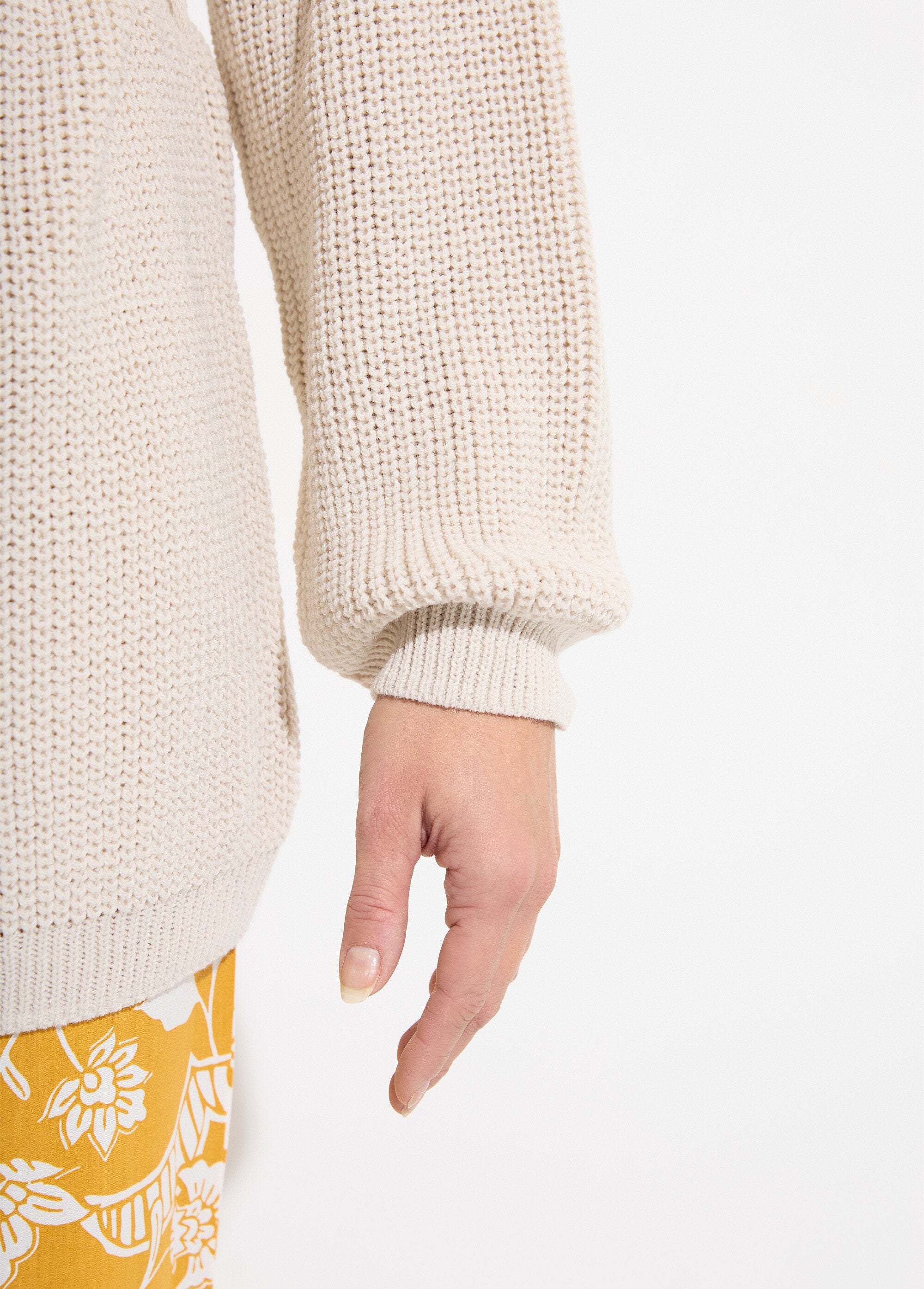 Casaco_comprido_liso_com_rebordo_de_brilhantes_Ficelle_DE3_slim